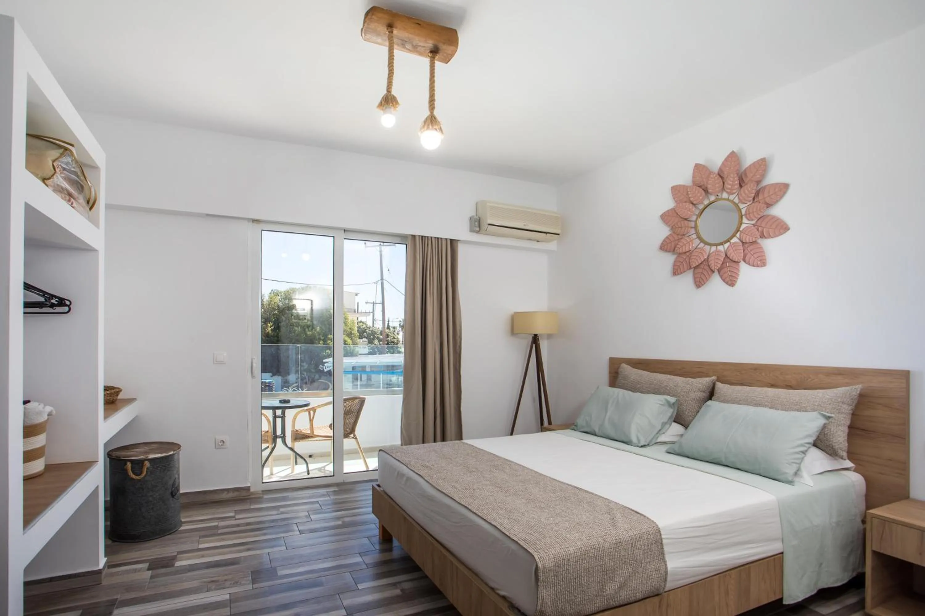 Bed in Lisabeth Apartments