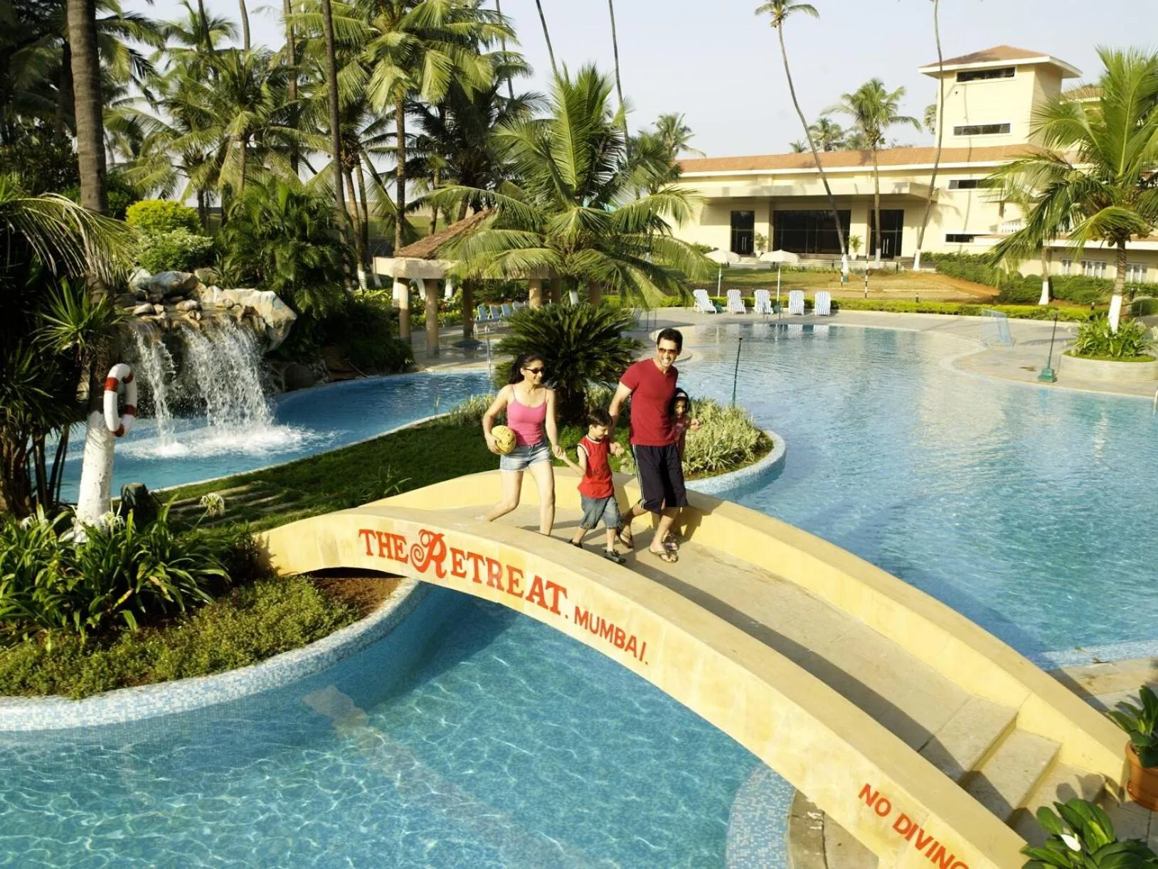 Swimming pool in The Retreat Hotel & Convention Centre
