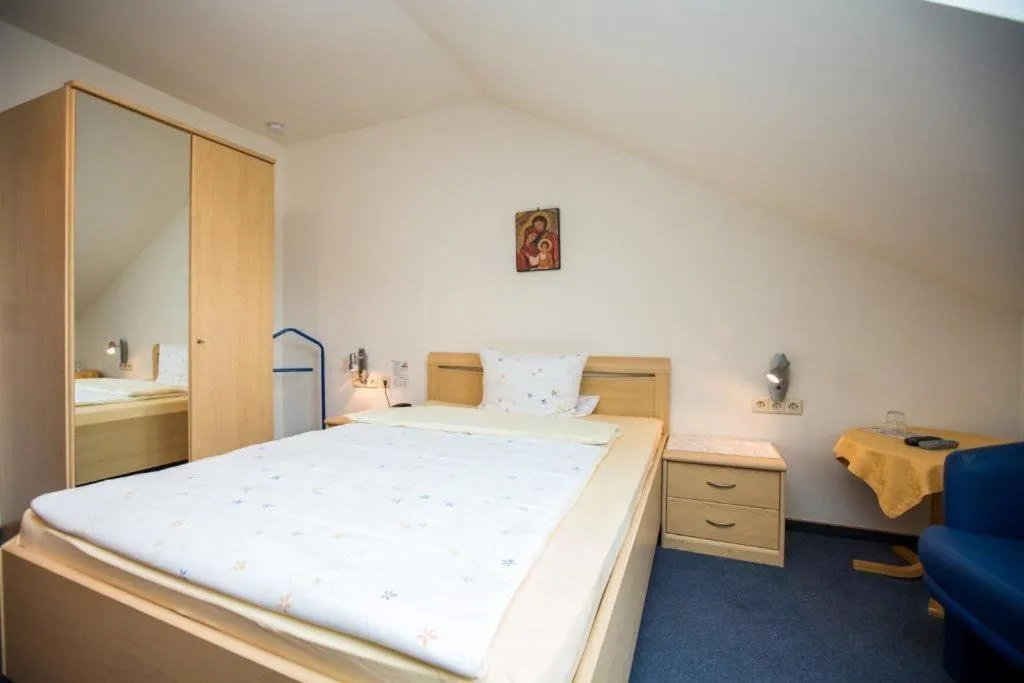 Bed in Hotel Pizzeria VENEZIA