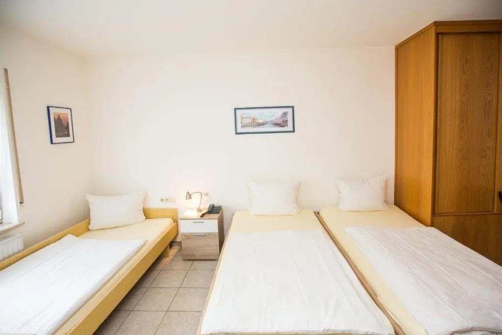 Bed in Hotel Pizzeria VENEZIA