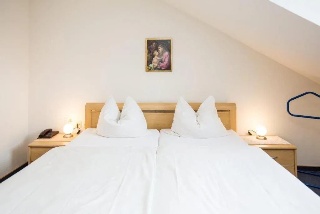 Bed in Hotel Pizzeria VENEZIA