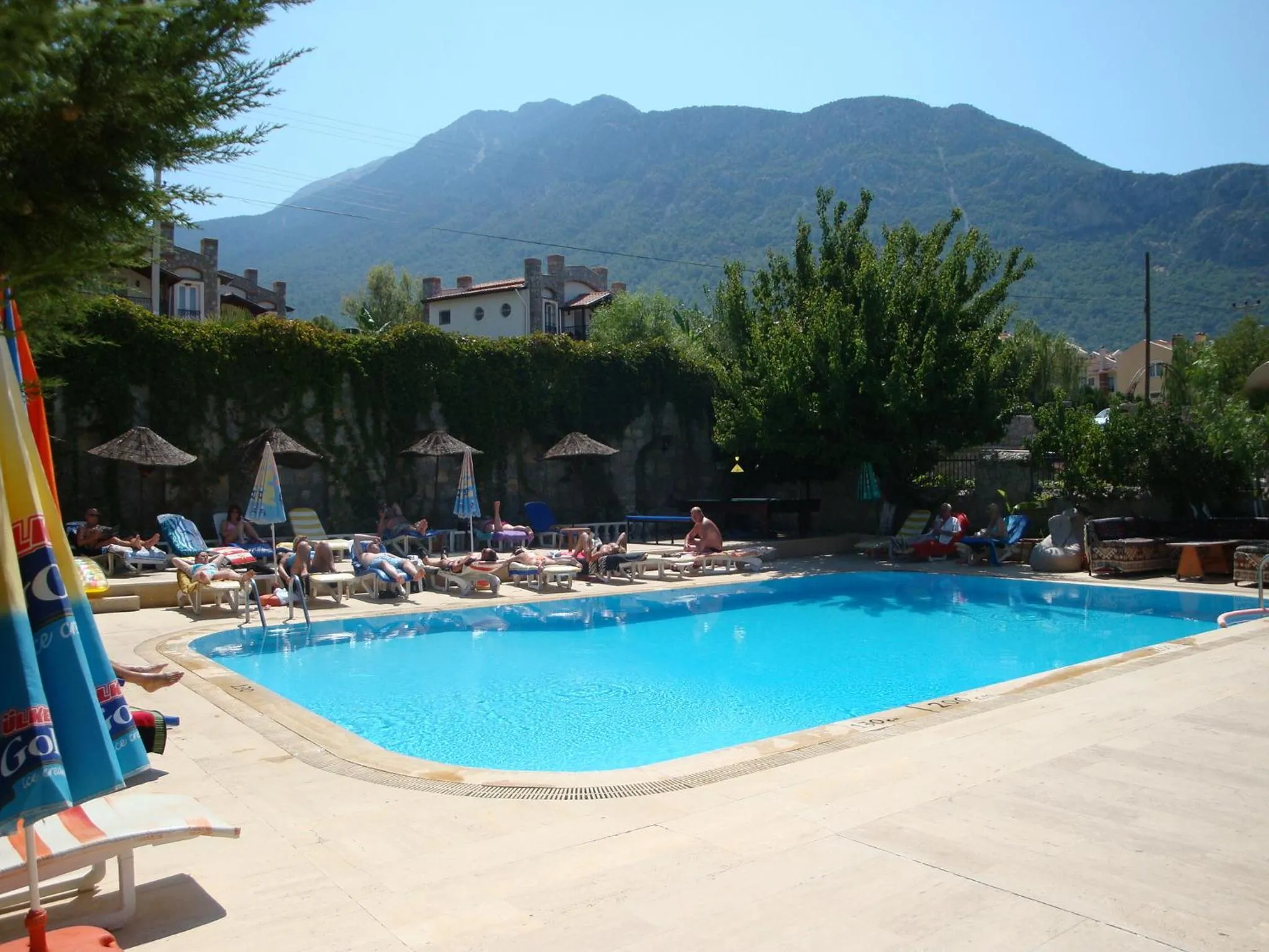 Swimming pool in Everest Apart Hotel