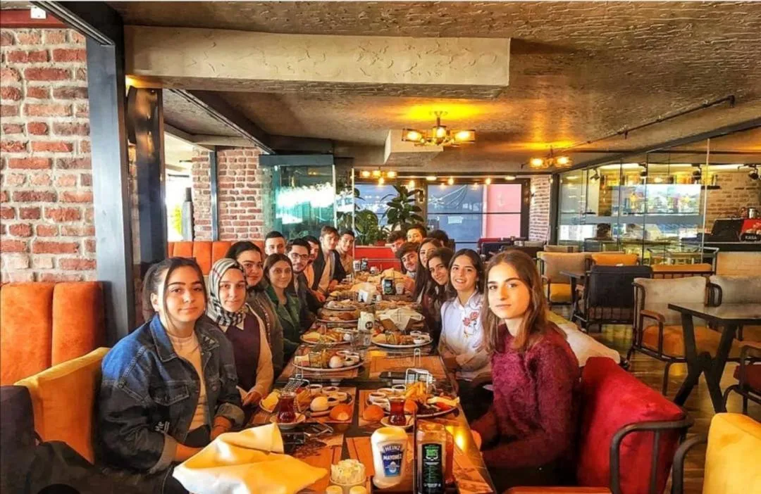 Restaurant/places to eat in Marvell City Otel