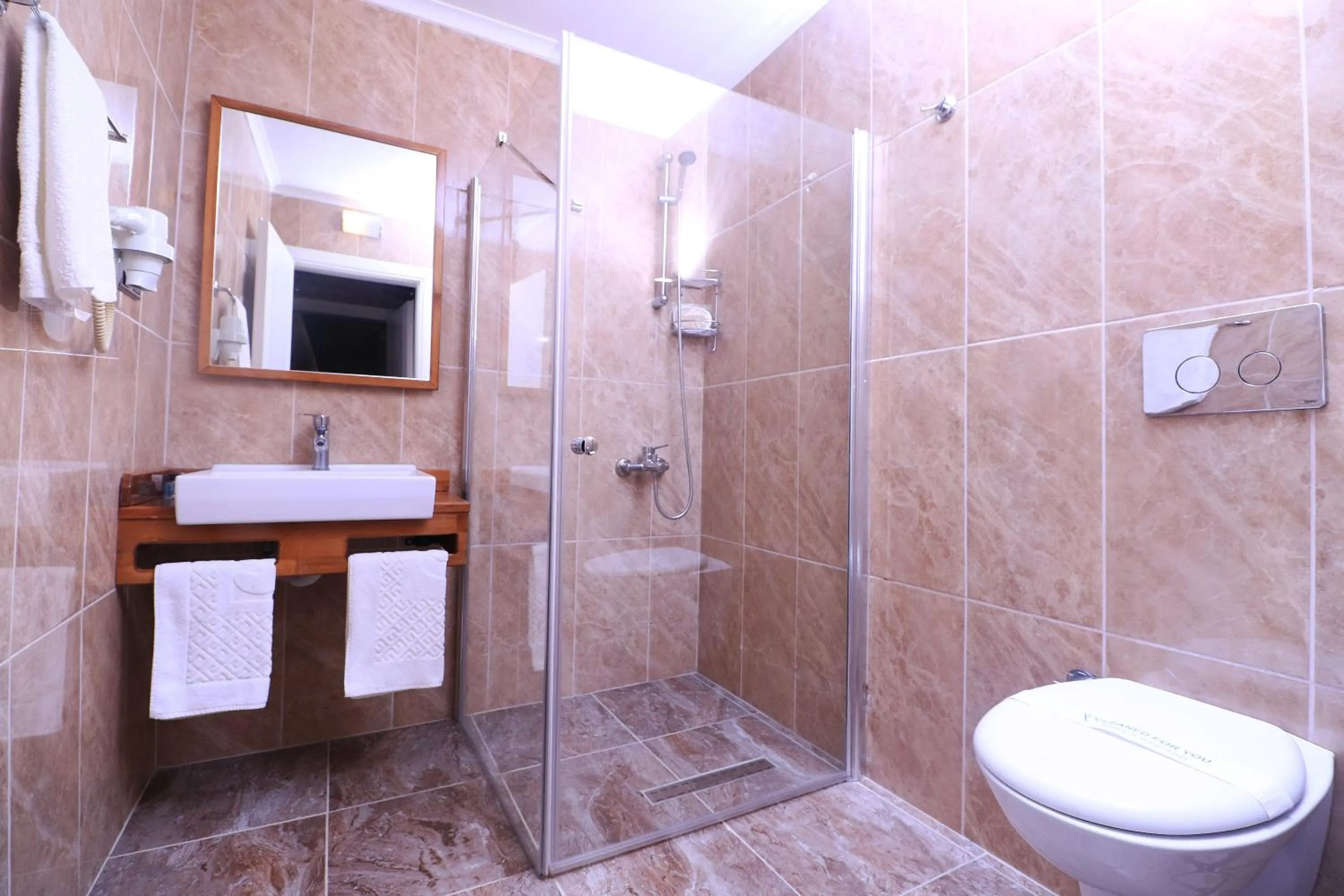 Shower in Marvell City Otel