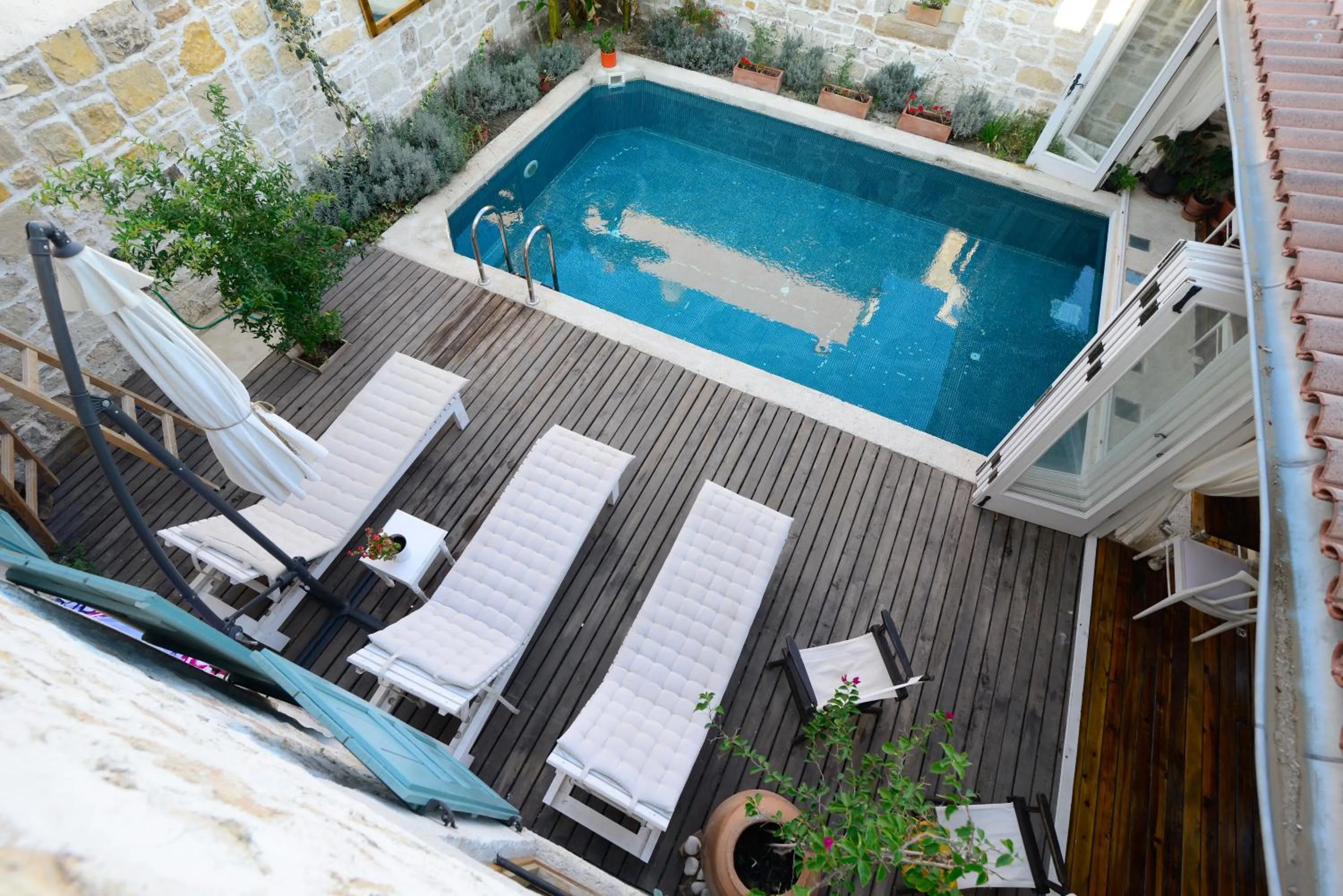 Eski Tas Hotel