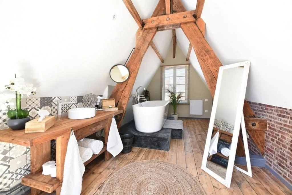 Bathroom in La cour des grands