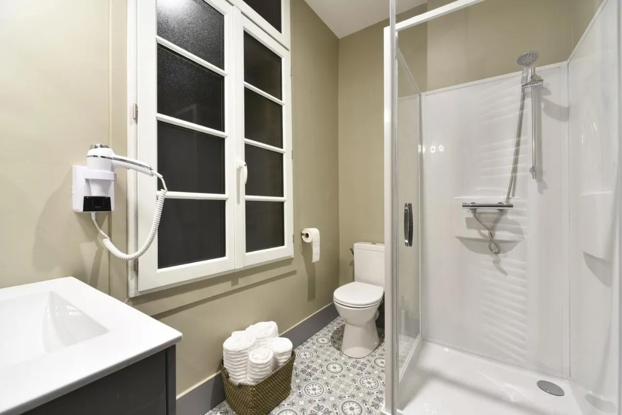 Bathroom in La cour des grands