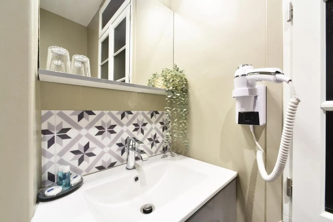 Bathroom in La cour des grands