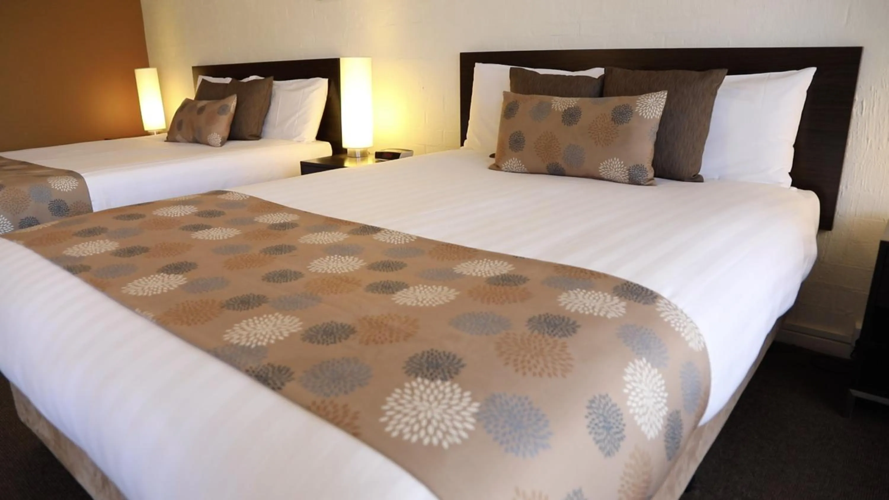 Bedroom, Bed in Blazing Stump Motel & Suites