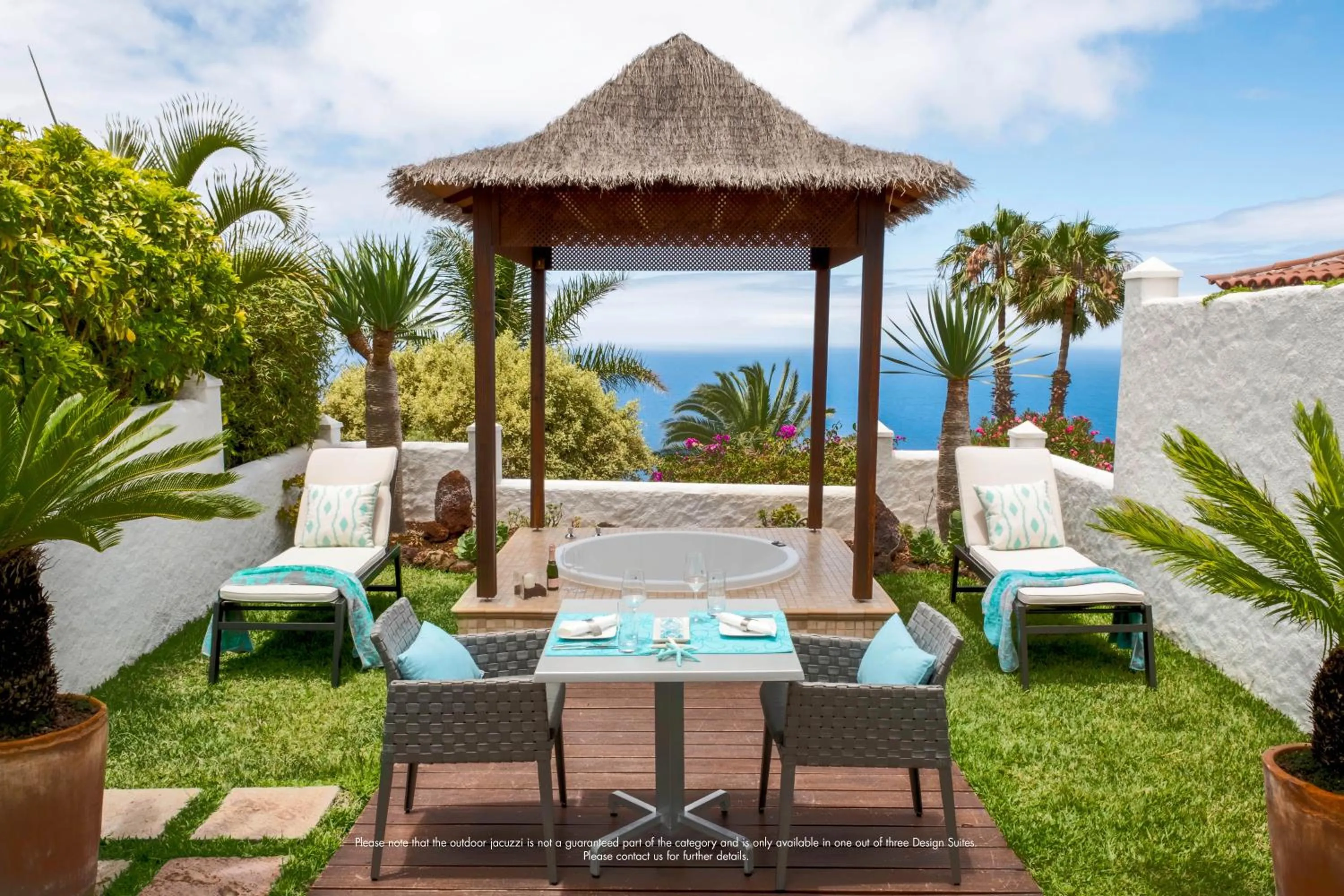 Seating area in Jardin de la Paz