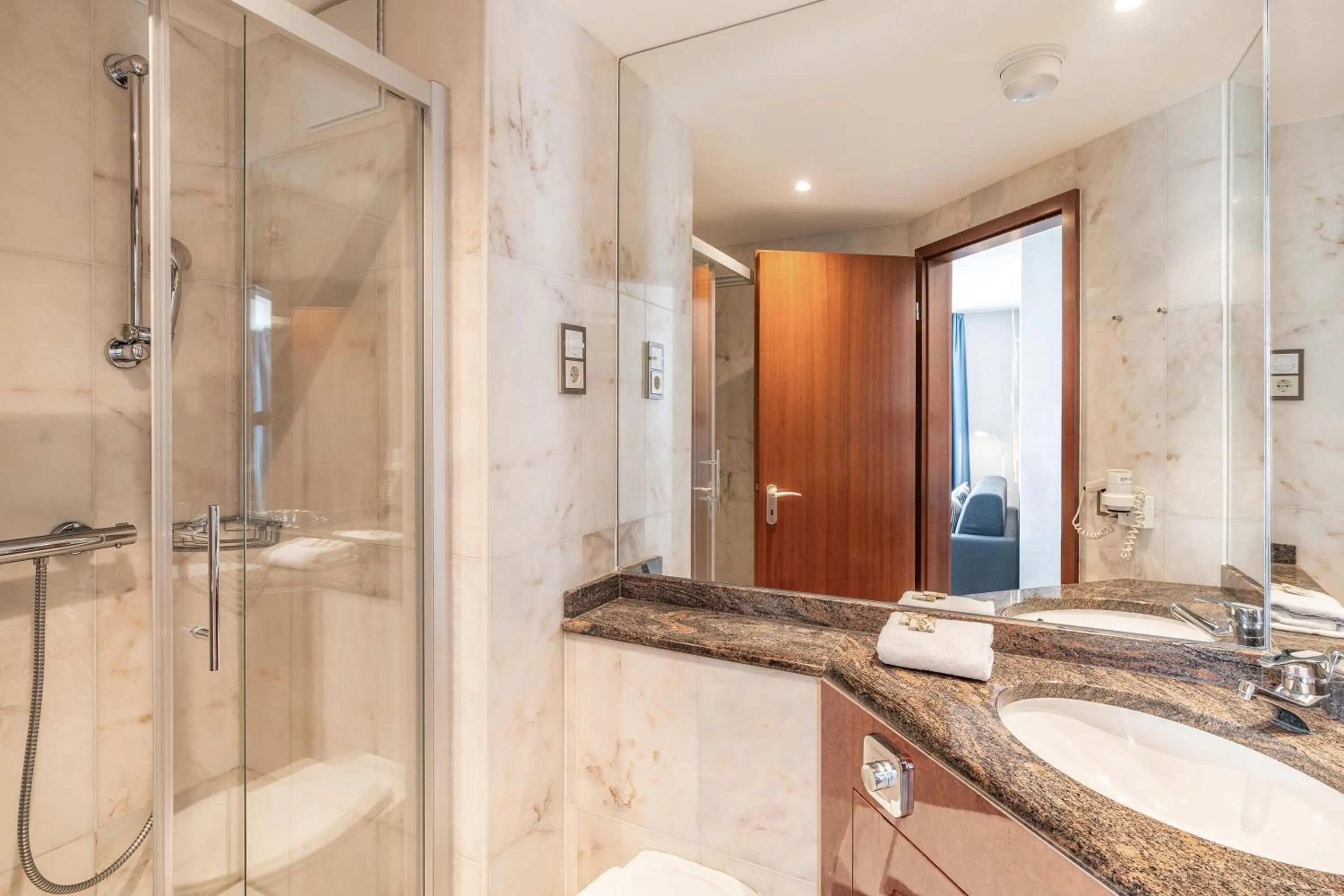 Bathroom in SEETELHOTEL Ostseeresidenz Bansin