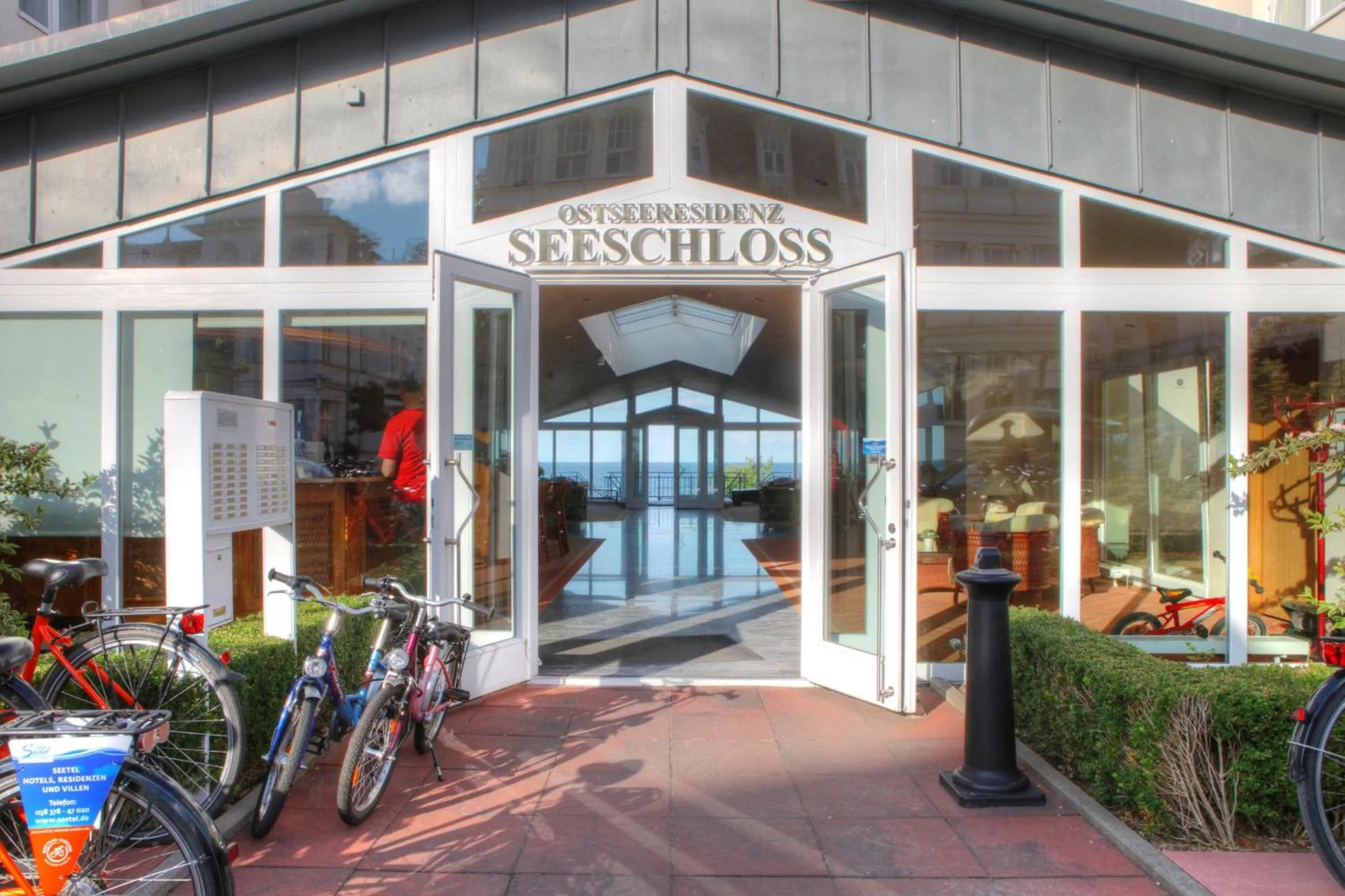 Facade/entrance in SEETELHOTEL Ostseeresidenz Bansin