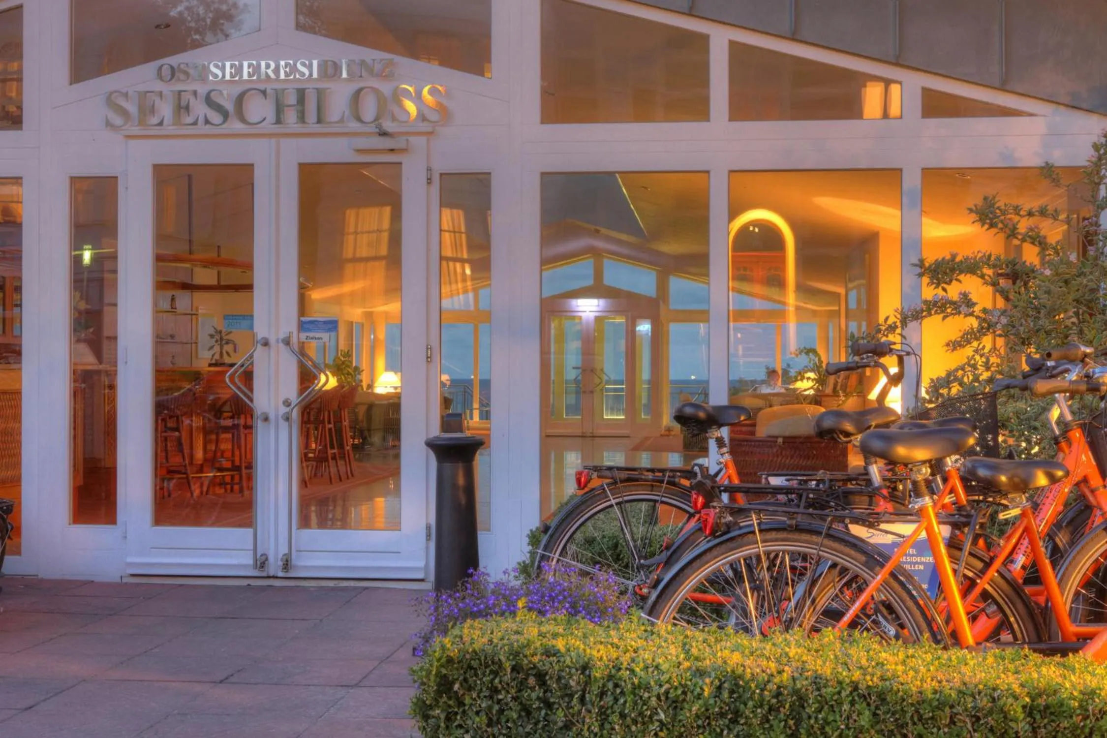 Facade/entrance in SEETELHOTEL Ostseeresidenz Bansin