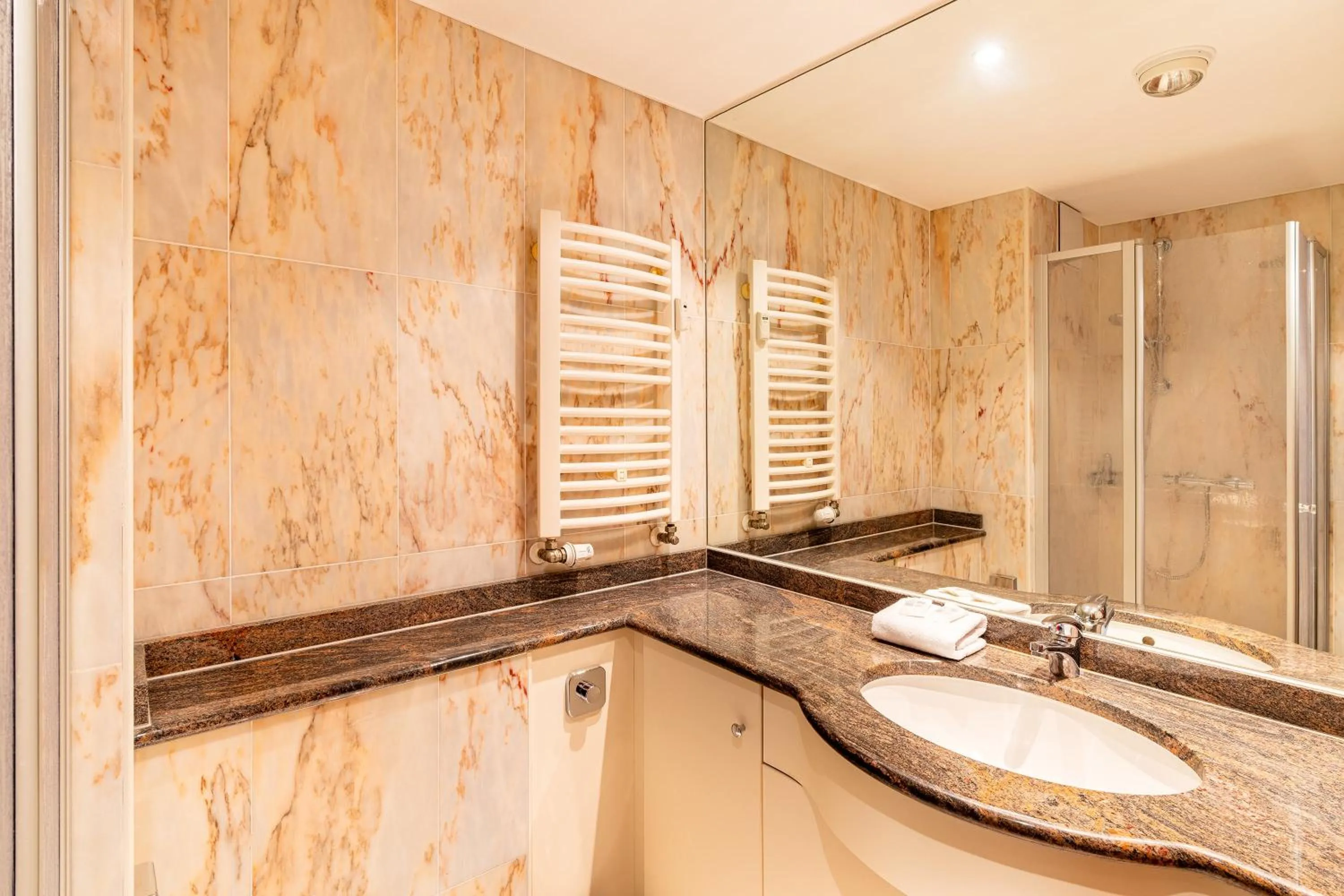 Bathroom in SEETELHOTEL Ostseeresidenz Bansin