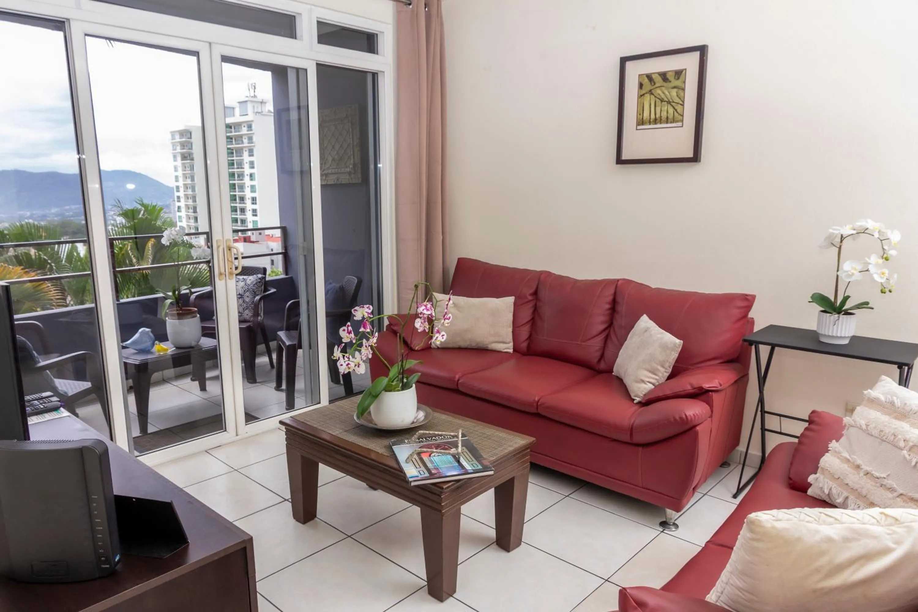 Luxury Modrn Apartment, w/amazing view, 3BR,Escalon,Exclus,Secur