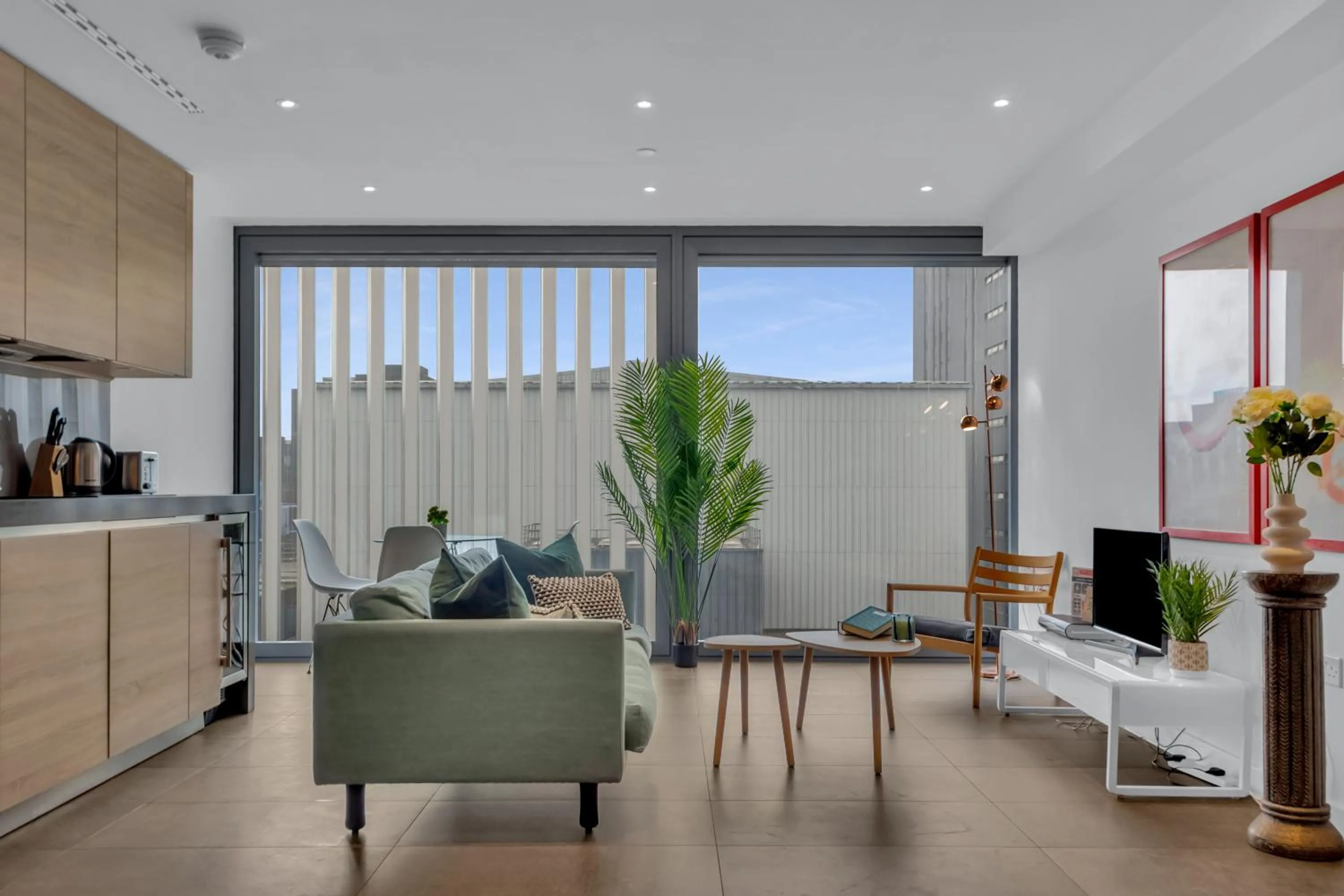 MySquare Premium One Bedroom Apartment City Road Basin