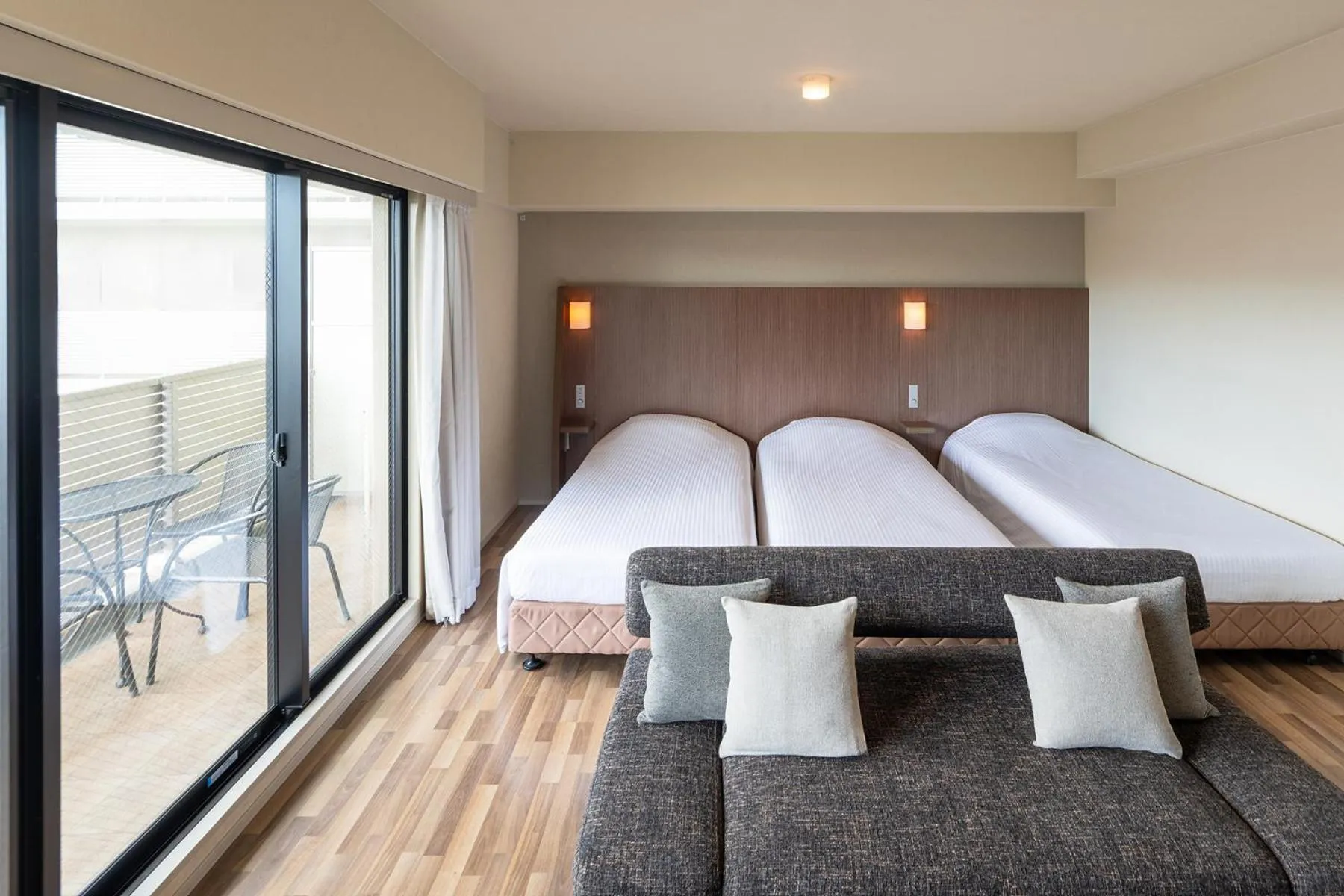 Photo of the whole room, Bed in Sakura Terrace