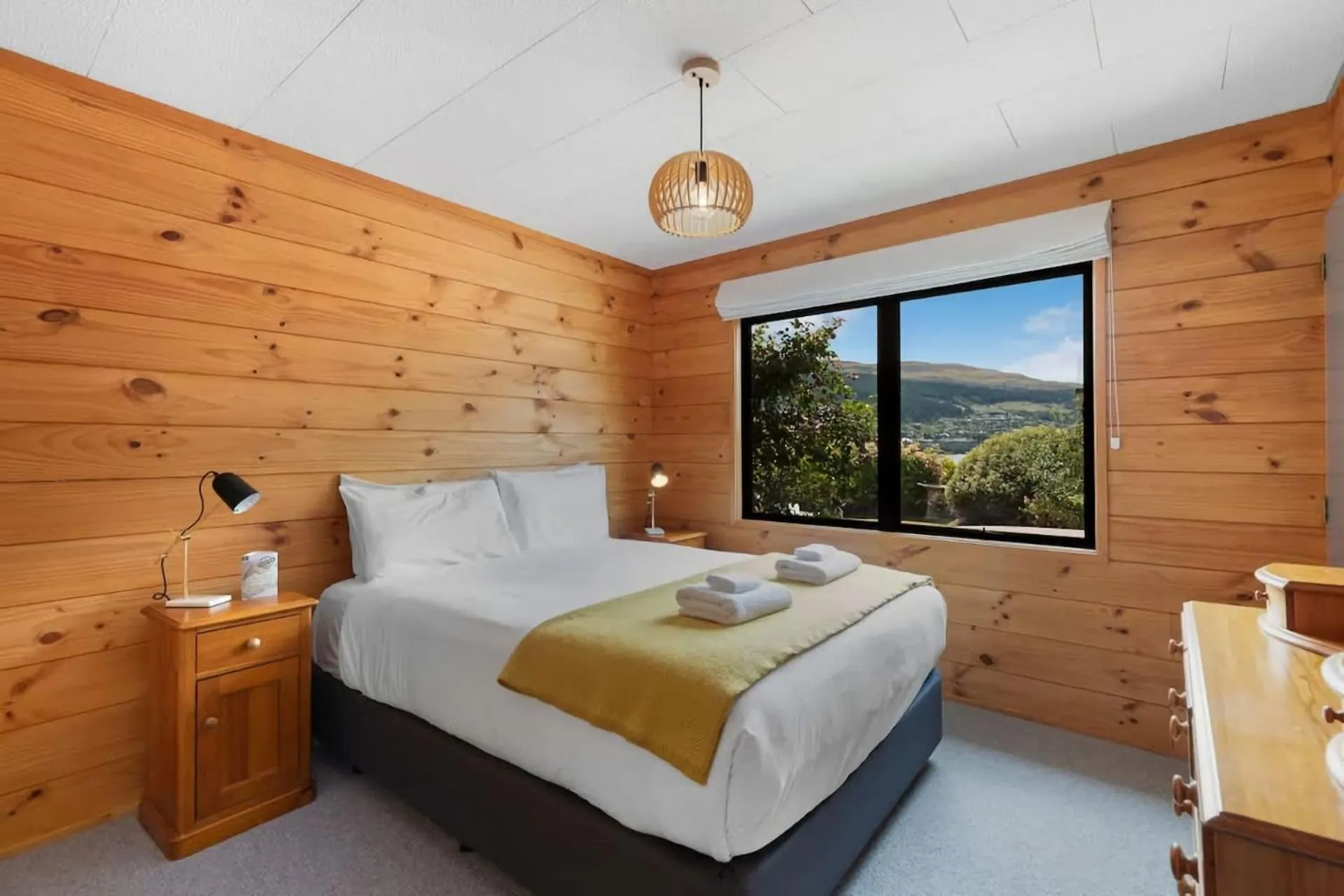 Bed in Tranquil Heights