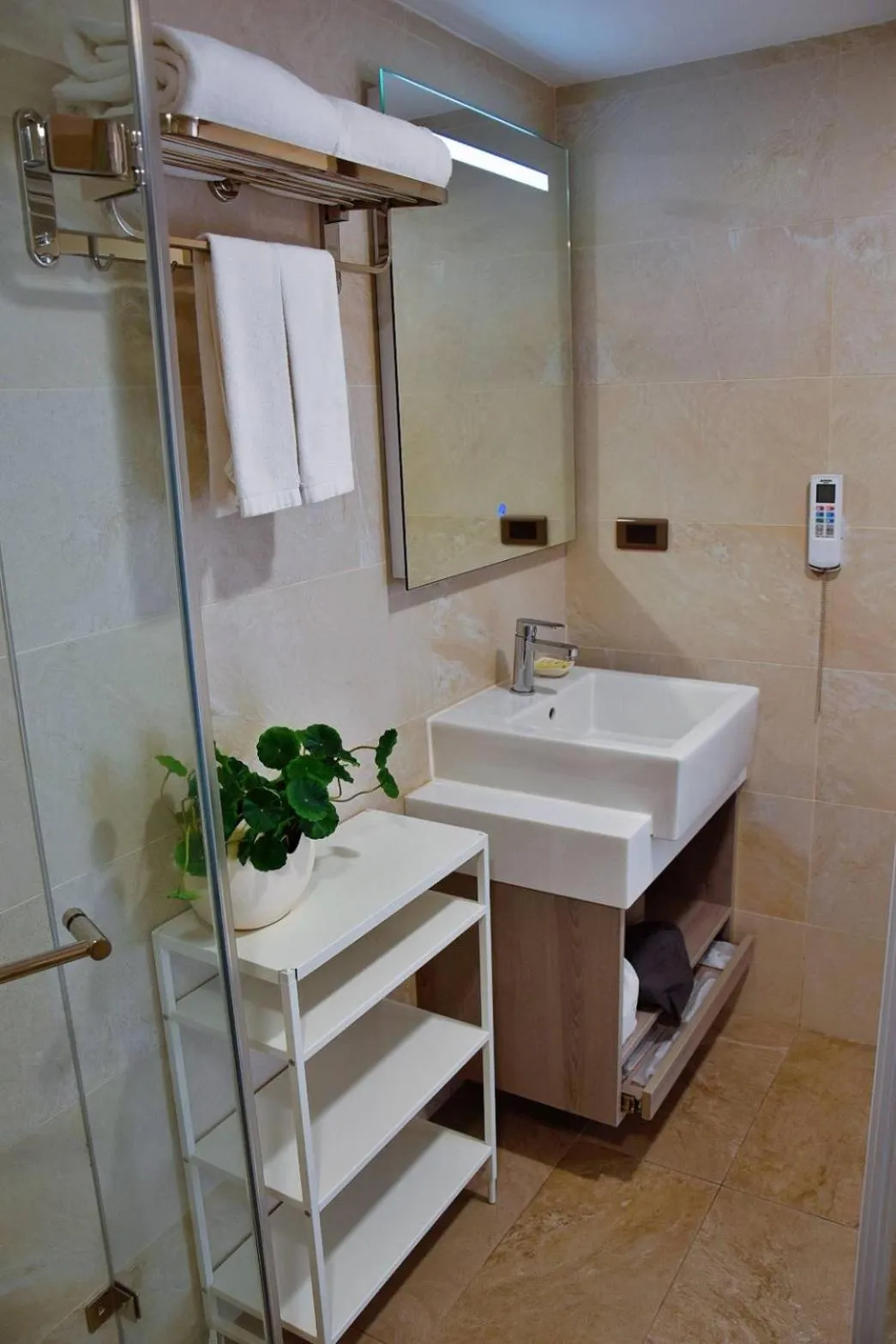 Bathroom in 金金禮寓Solis hotel