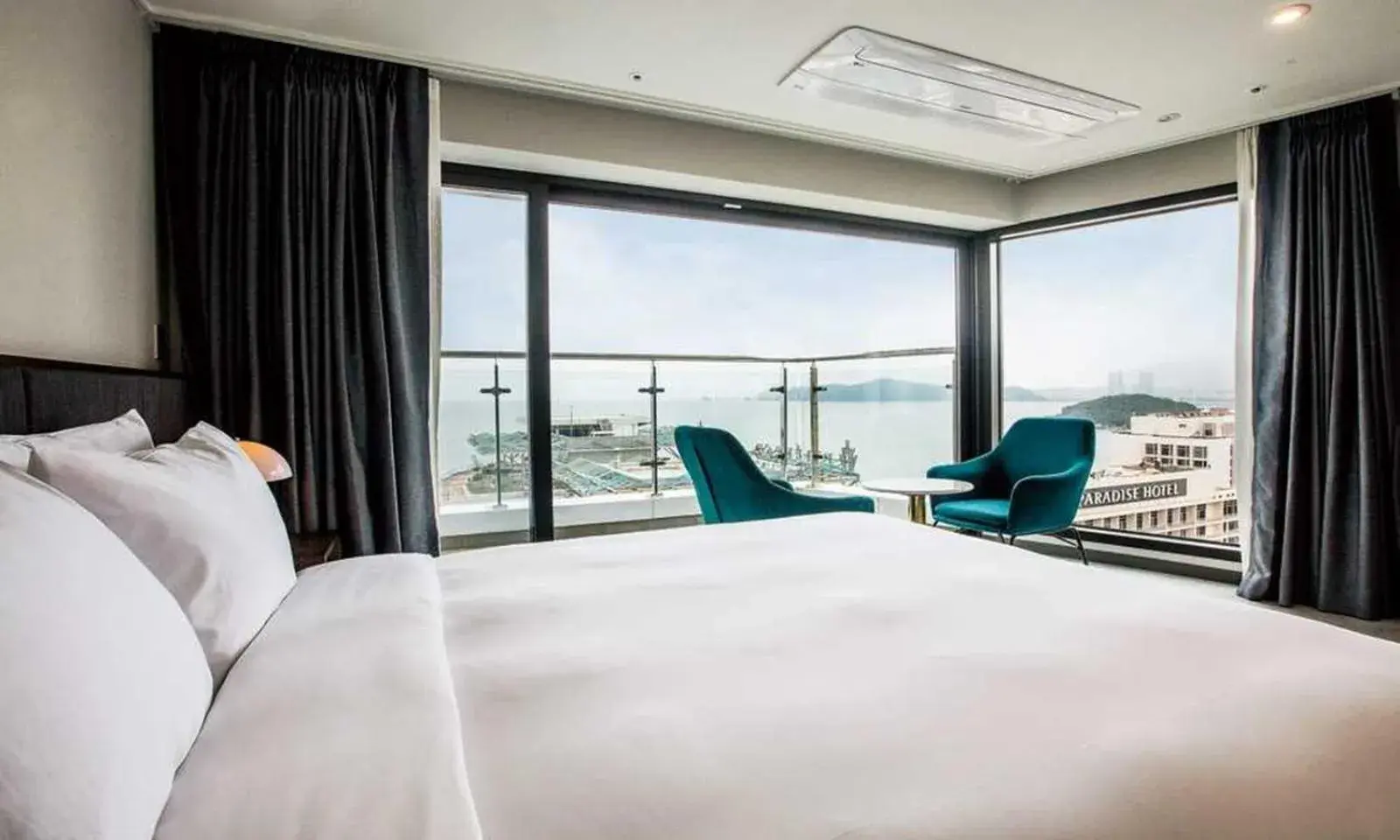 Bed in Busan Yeongmu Parade Hotel Haeundae Beach Bed in Busan Yeongmu Parade Hotel Haeundae Beach