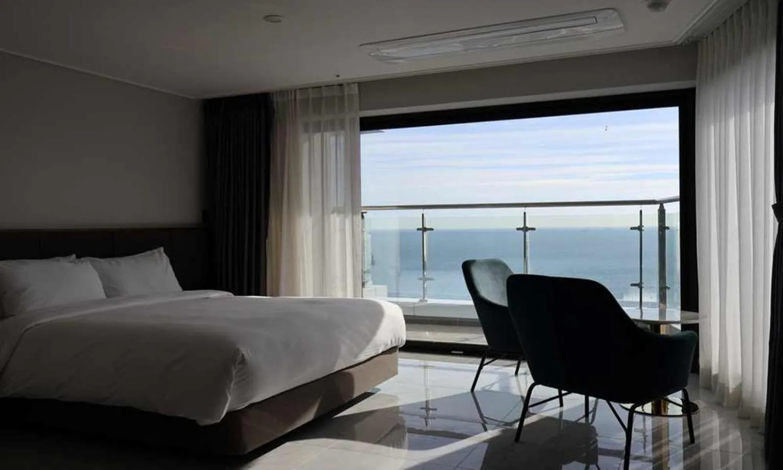 Bed in Busan Yeongmu Parade Hotel Haeundae Beach