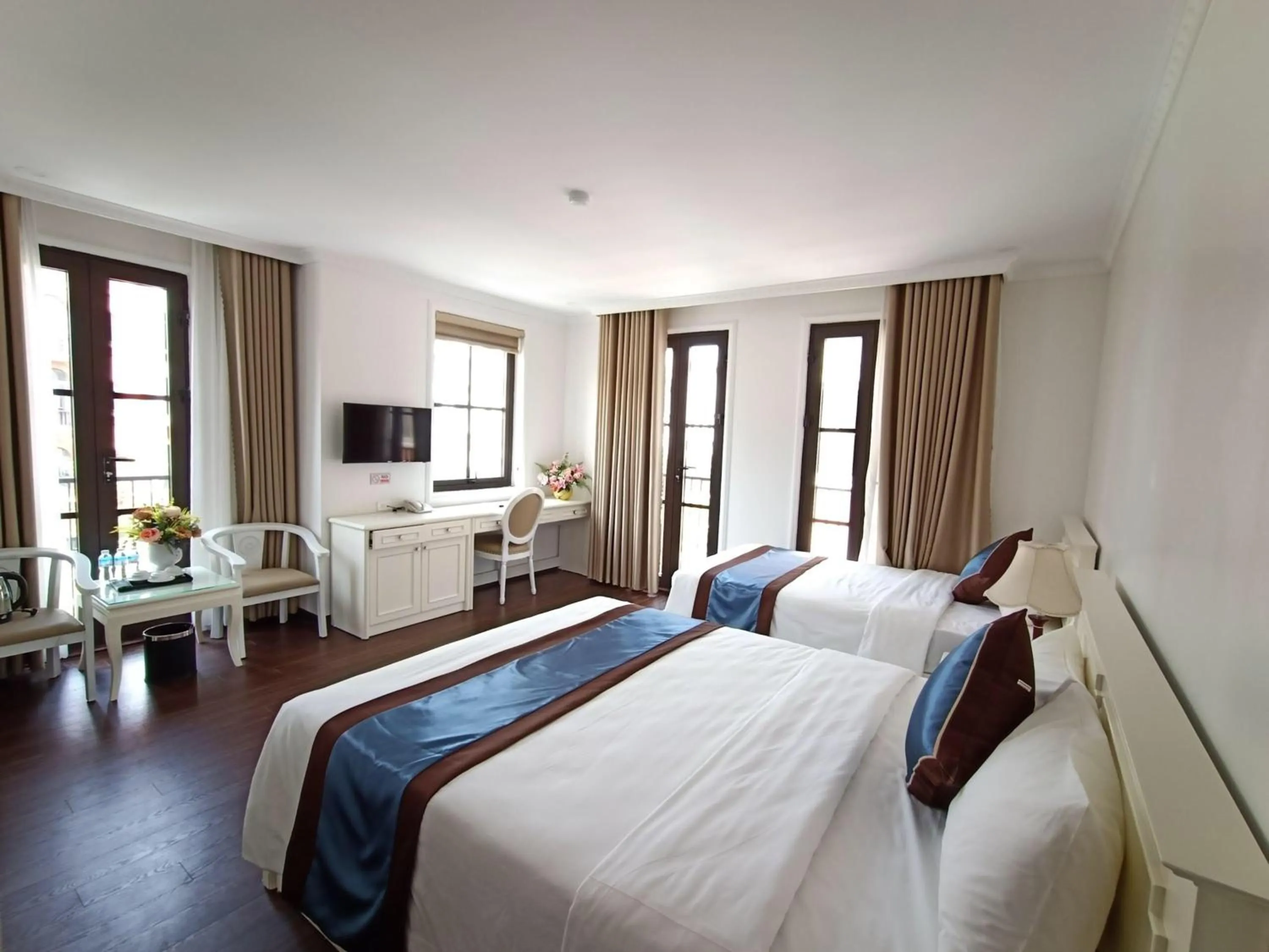 Photo of the whole room, Bed in Khách sạn Time Lotus Hạ Long