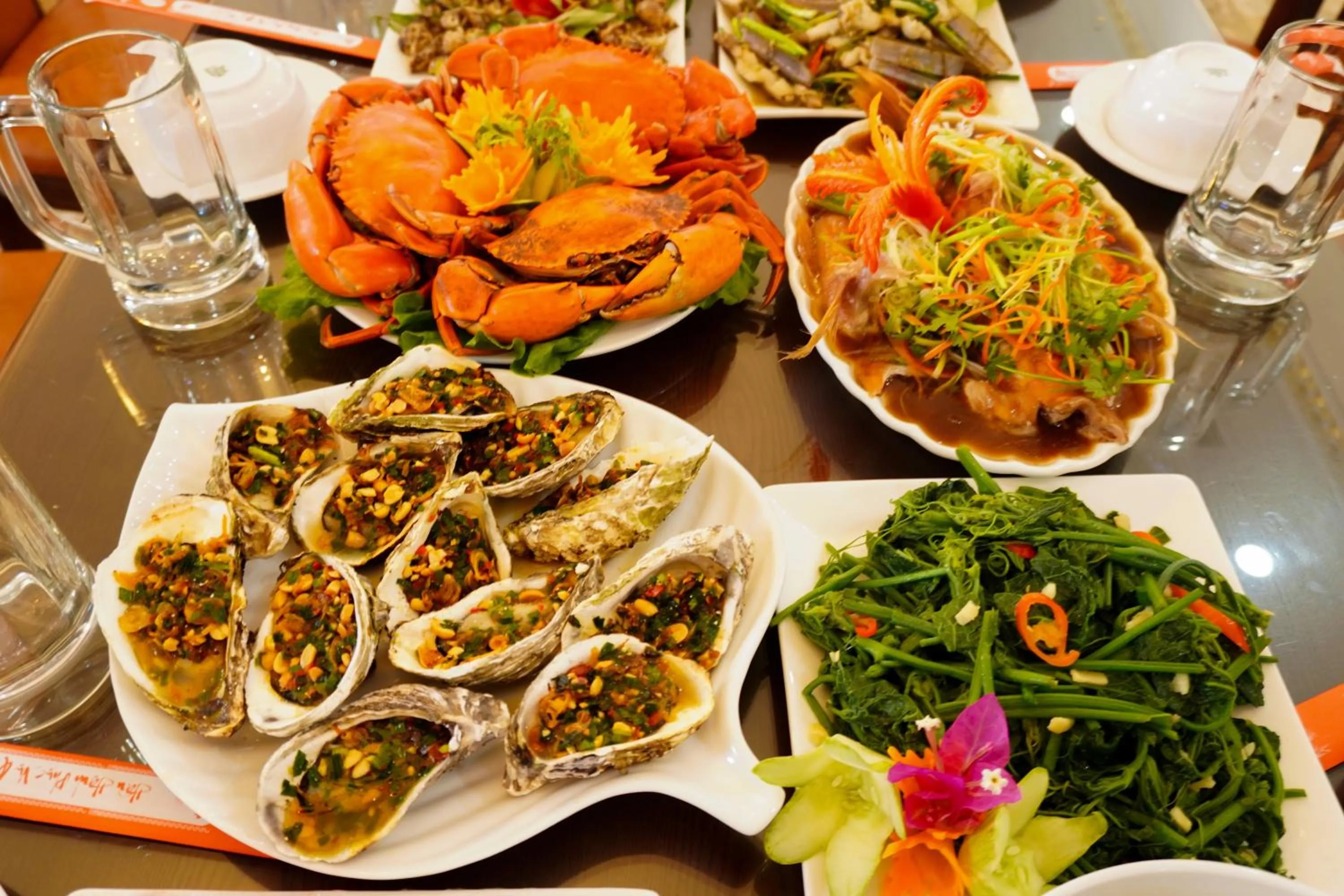 Food and drinks in Khách sạn Time Lotus Hạ Long