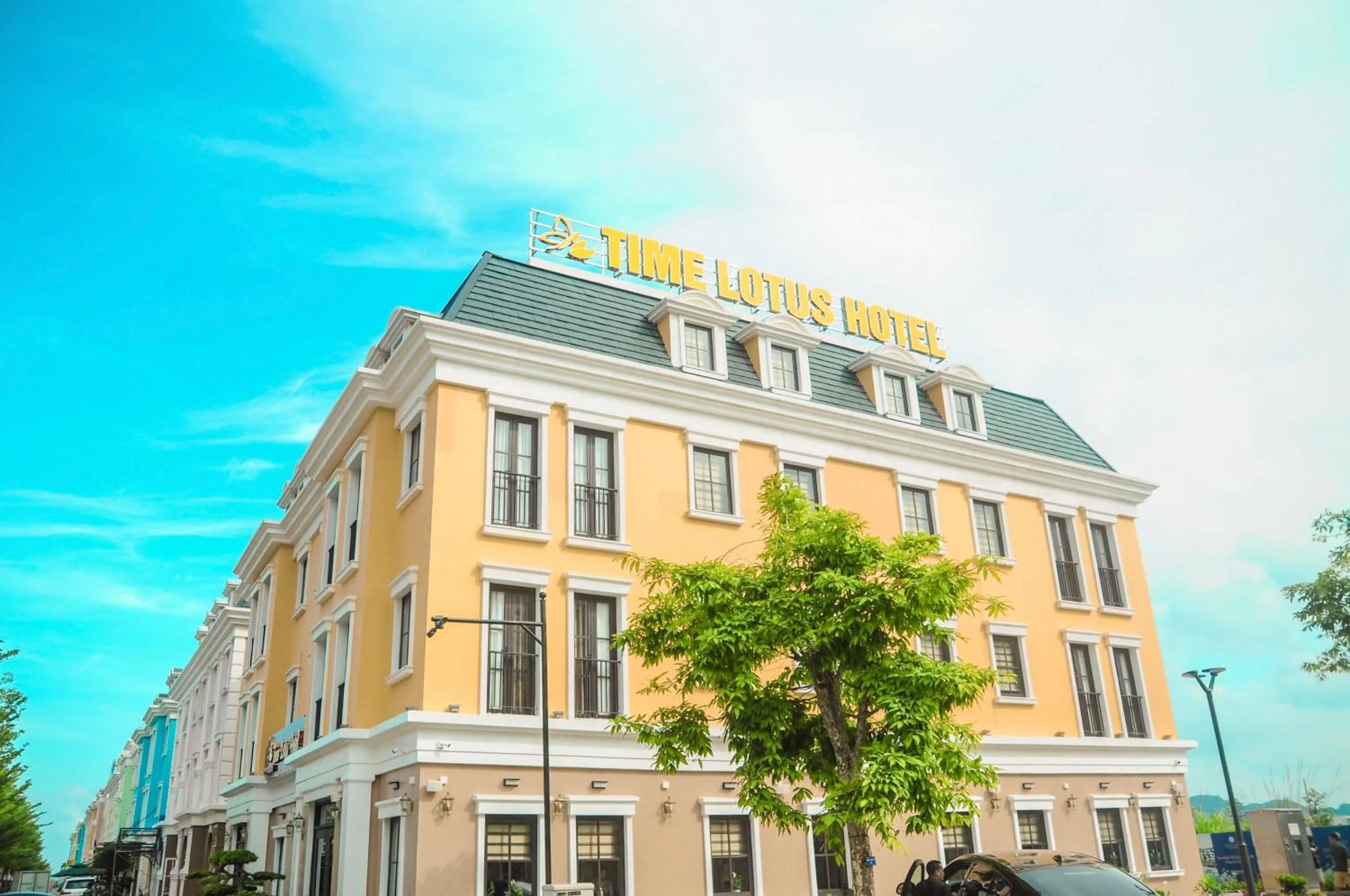 Property building in Khách sạn Time Lotus Hạ Long