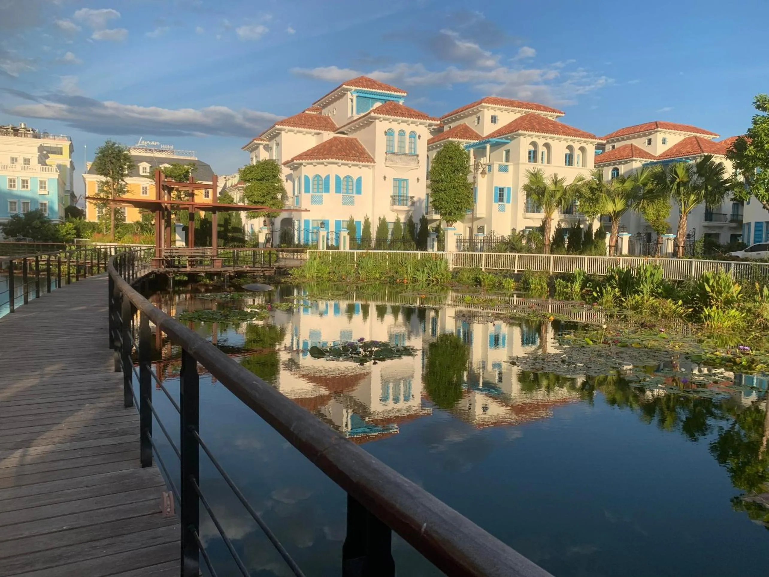 Lake view in Khách sạn Time Lotus Hạ Long