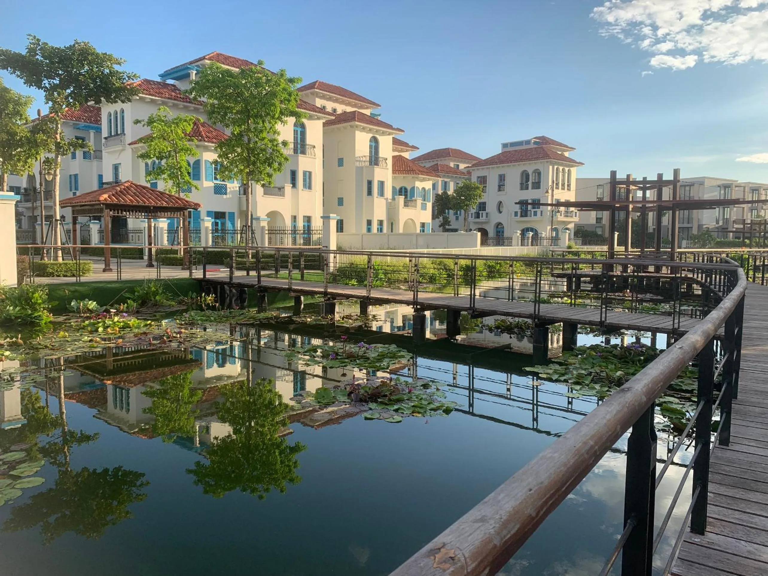 Lake view in Khách sạn Time Lotus Hạ Long