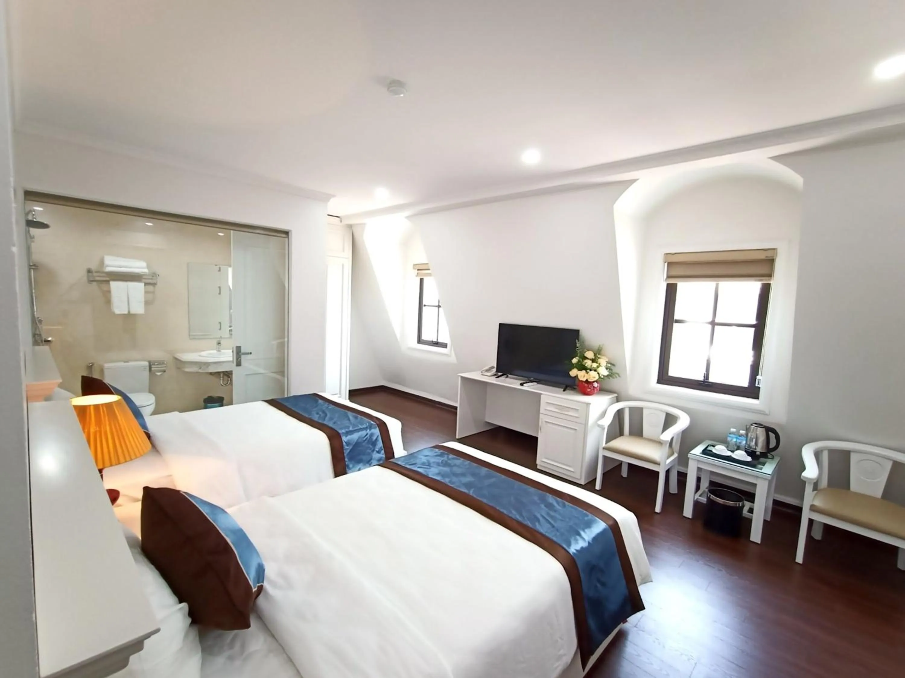 Photo of the whole room, Bed in Khách sạn Time Lotus Hạ Long