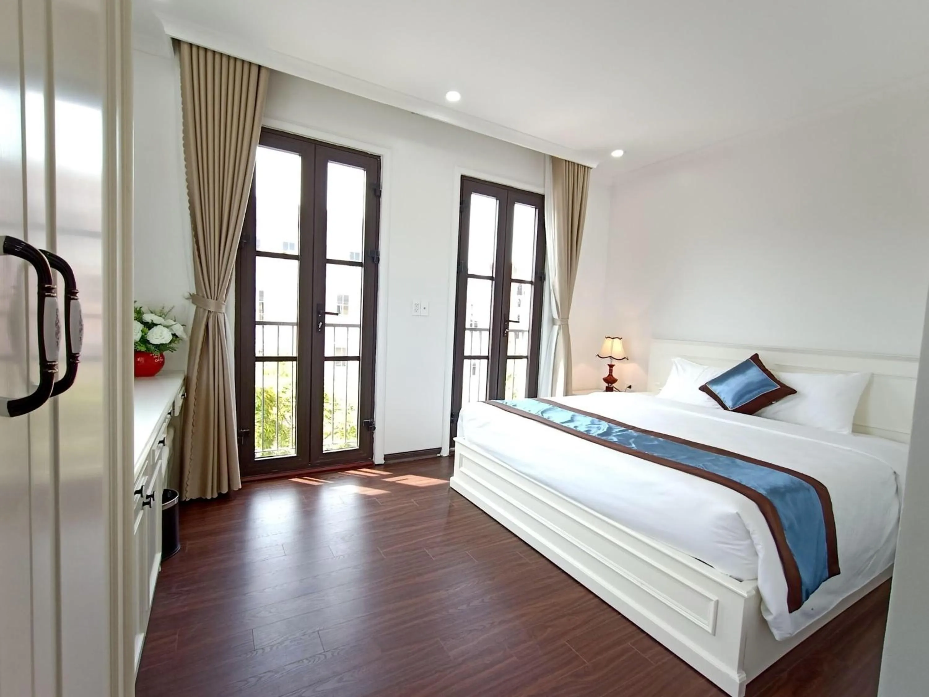 Photo of the whole room, Bed in Khách sạn Time Lotus Hạ Long