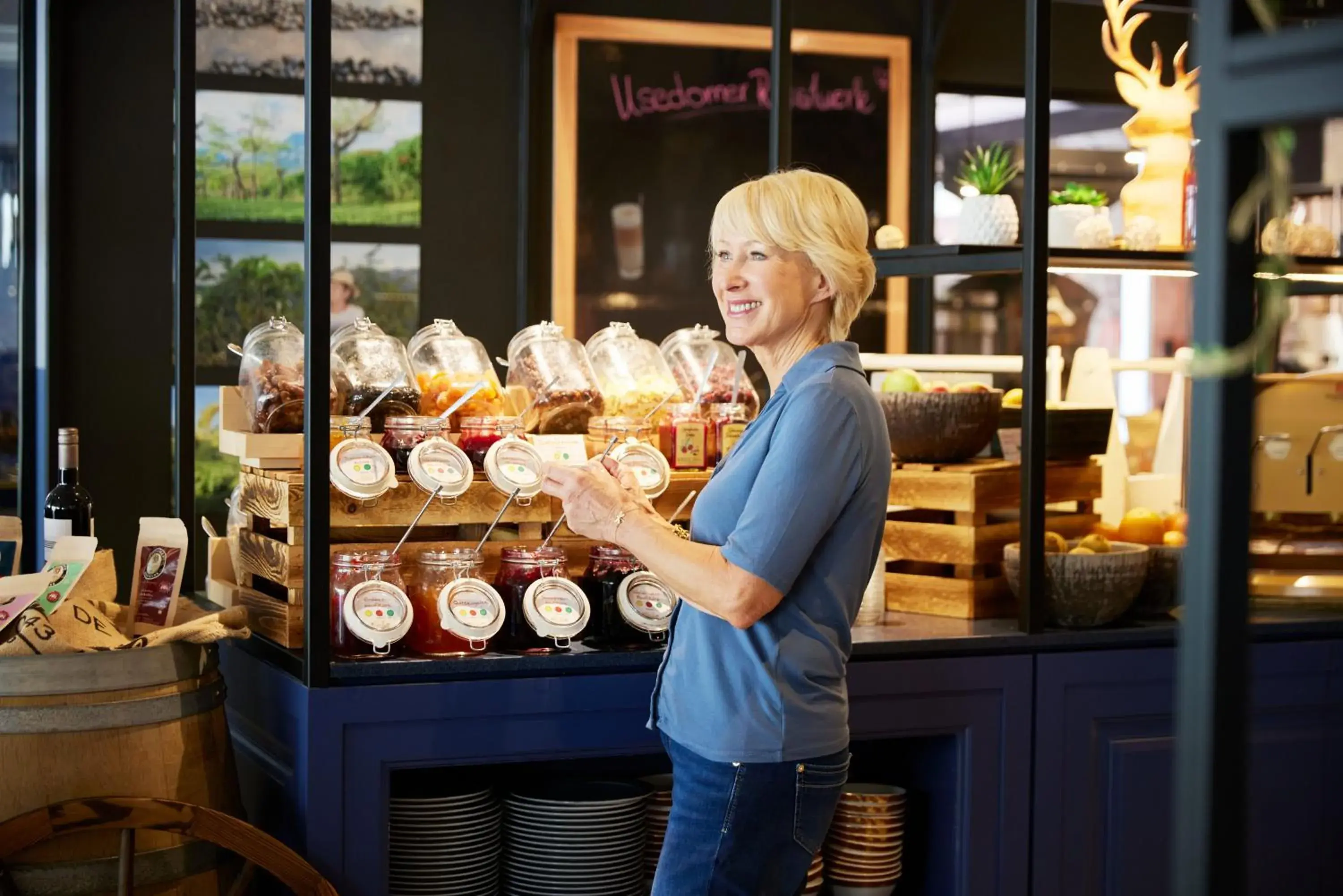 Breakfast in SEETELHOTEL Pommerscher Hof das Wellnesshotel im Herzen der Kaiserbäder mit direktem Zugang zur Wellnessoase Shehrazade Breakfast in SEETELHOTEL Pommerscher Hof das Wellnesshotel im Herzen der Kaiserbäder mit direktem Zugang zur Wellnessoase Shehrazade