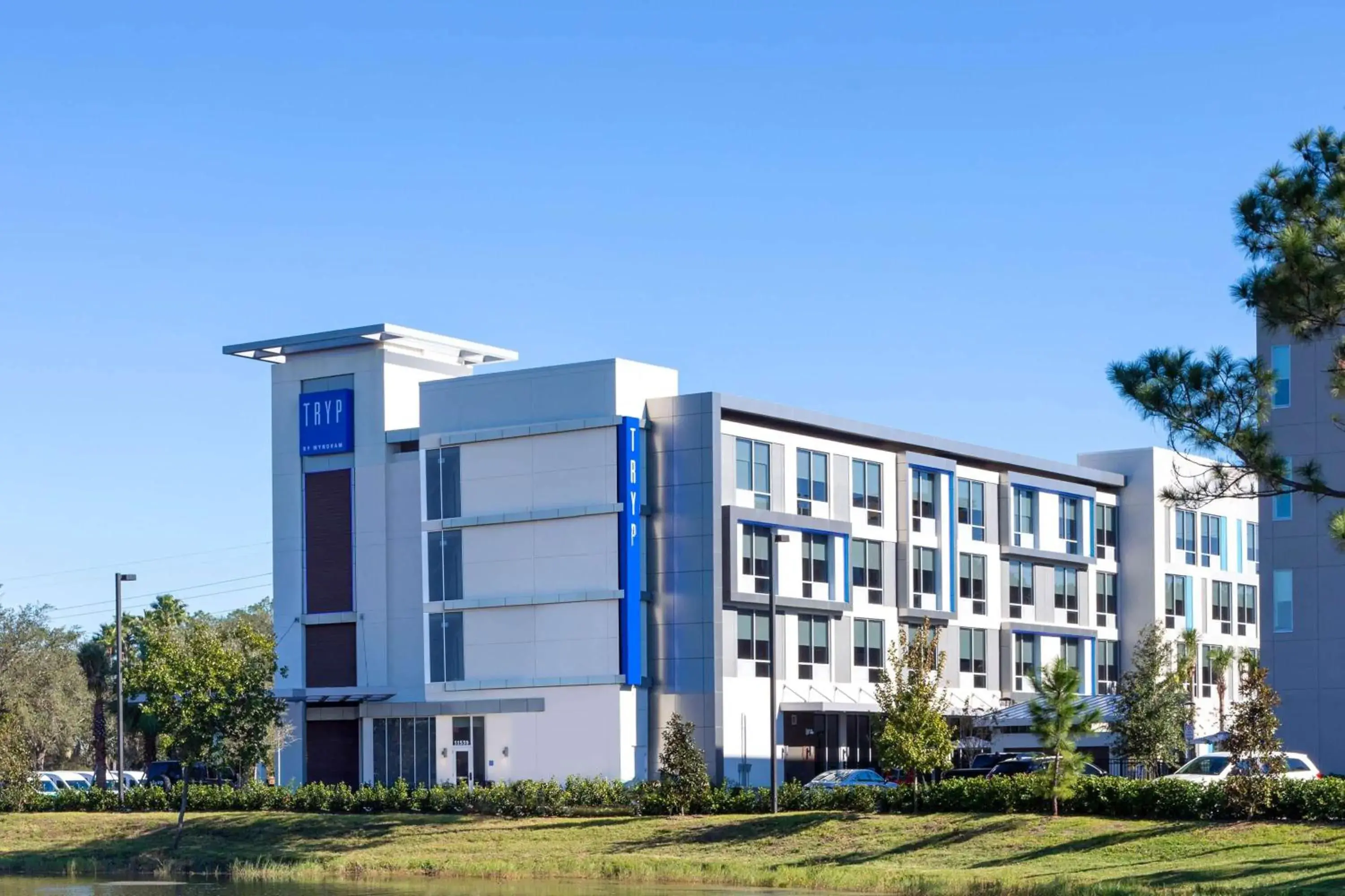 Property building in TRYP by Wyndham Orlando Property building in TRYP by Wyndham Orlando