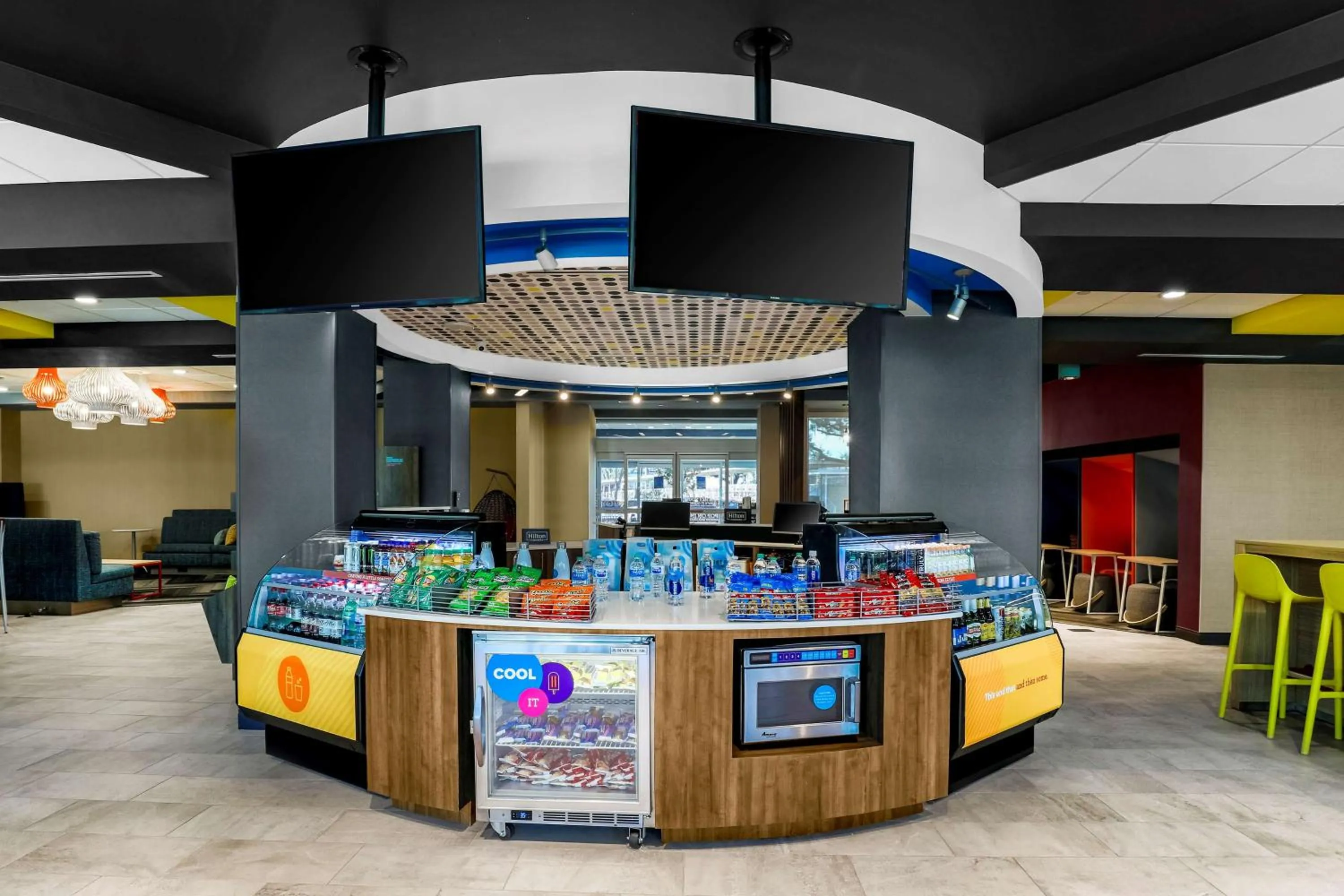 Restaurant/places to eat in Tru By Hilton Dallas Market Center