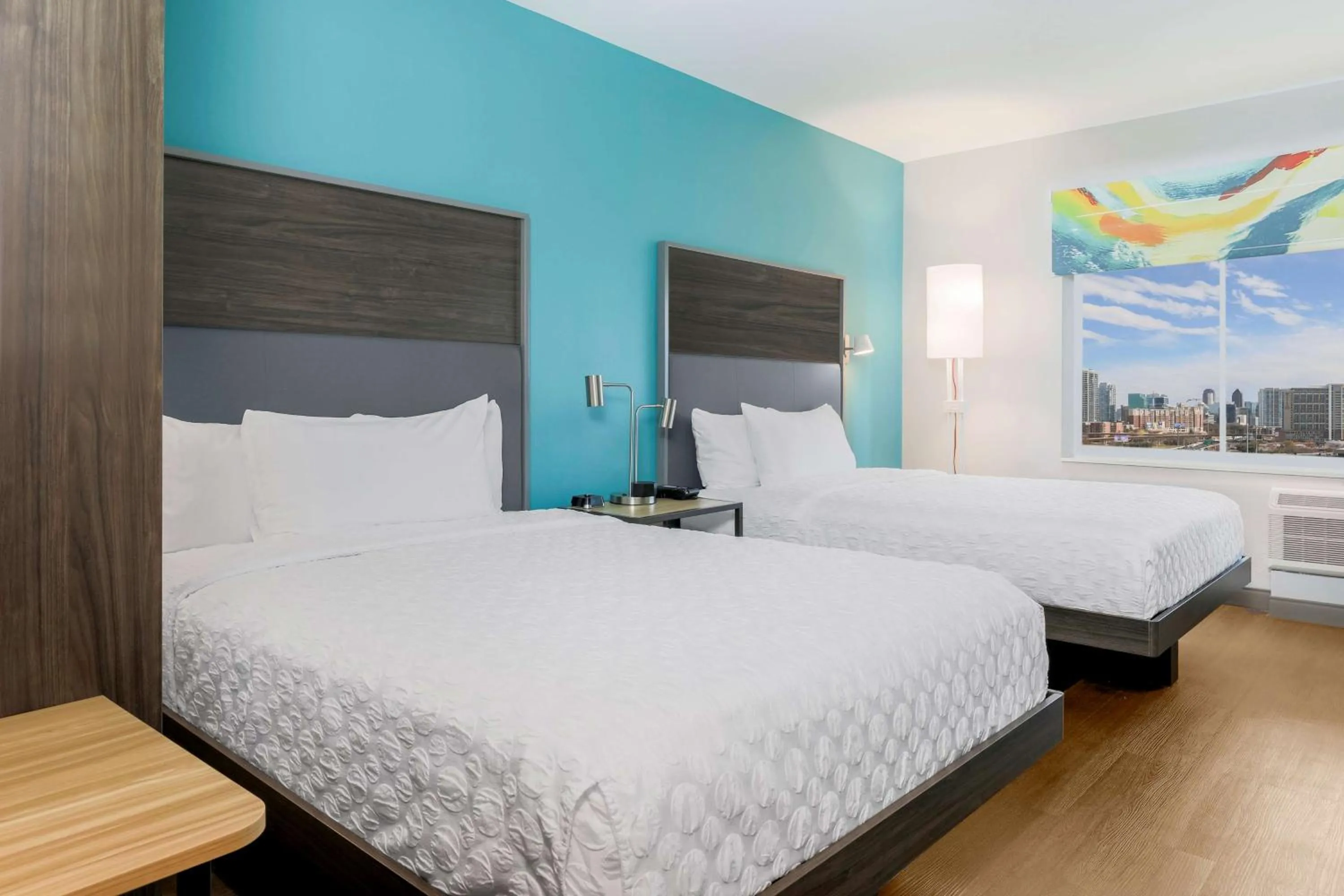 Bed in Tru By Hilton Dallas Market Center