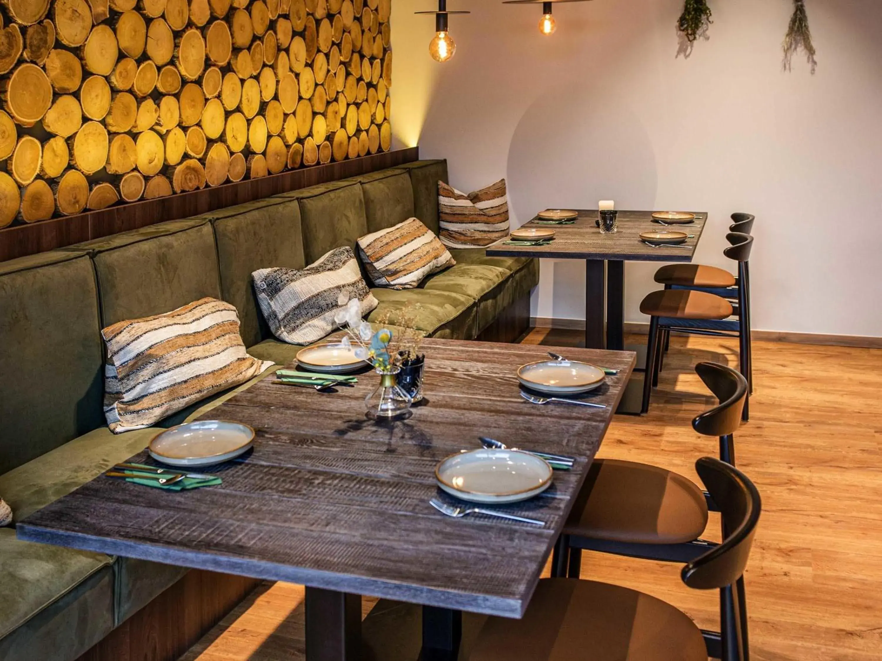 Restaurant/places to eat in Mercure Han-sur-Lesse Restaurant/places to eat in Mercure Han-sur-Lesse