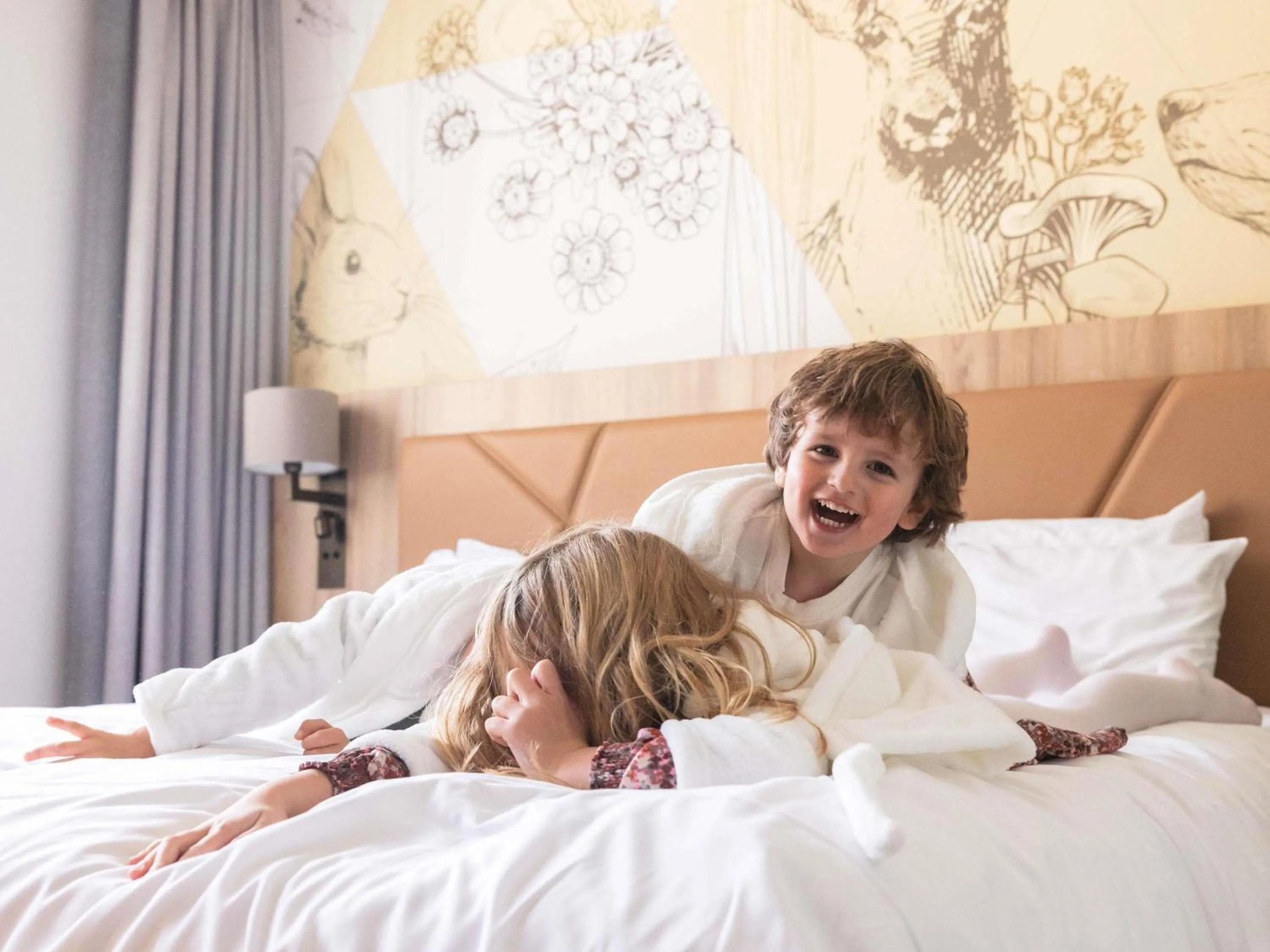 Bedroom, Bed in Mercure Han-sur-Lesse