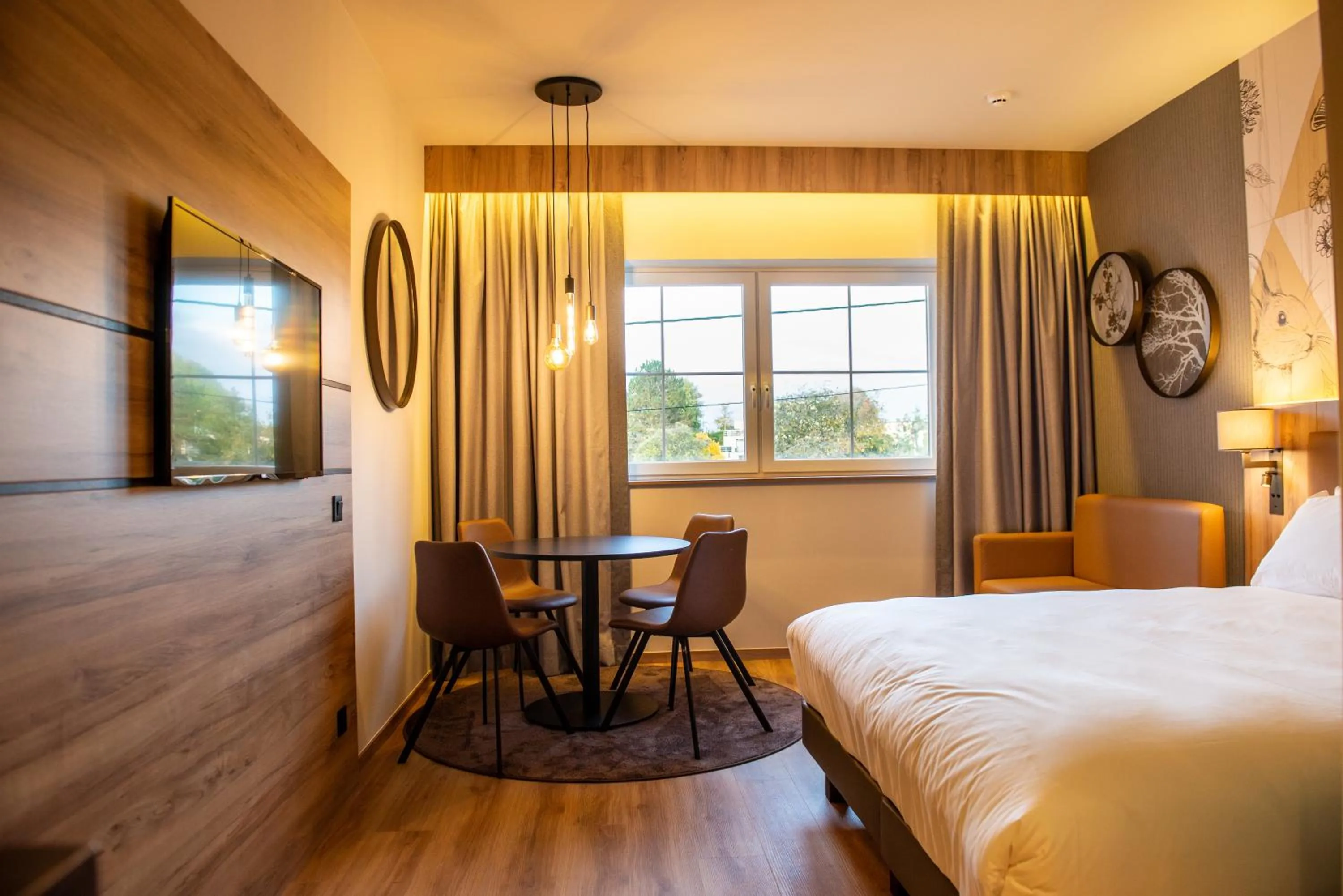 Living room, Bed in Mercure Han-sur-Lesse