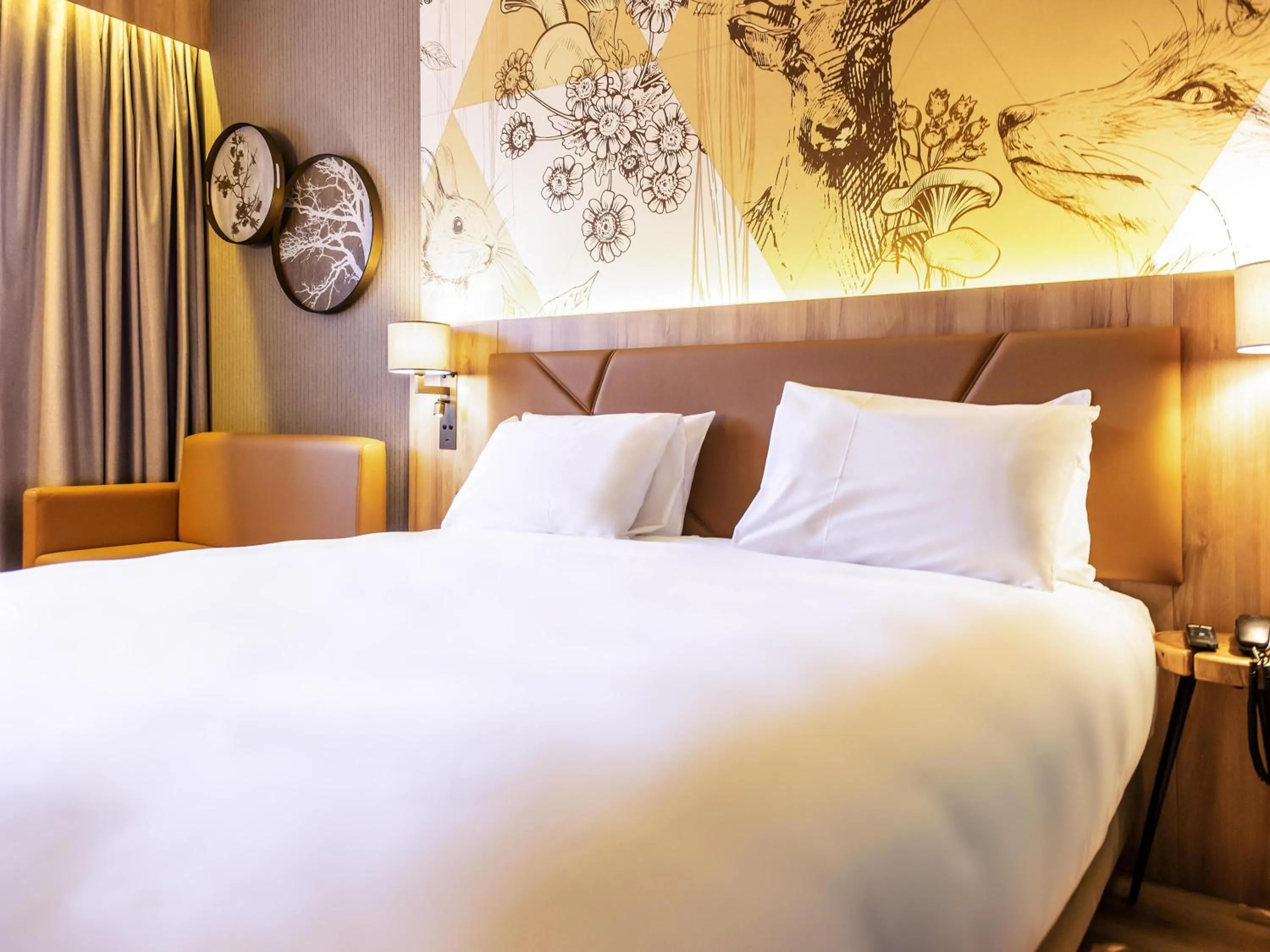 Bedroom, Bed in Mercure Han-sur-Lesse