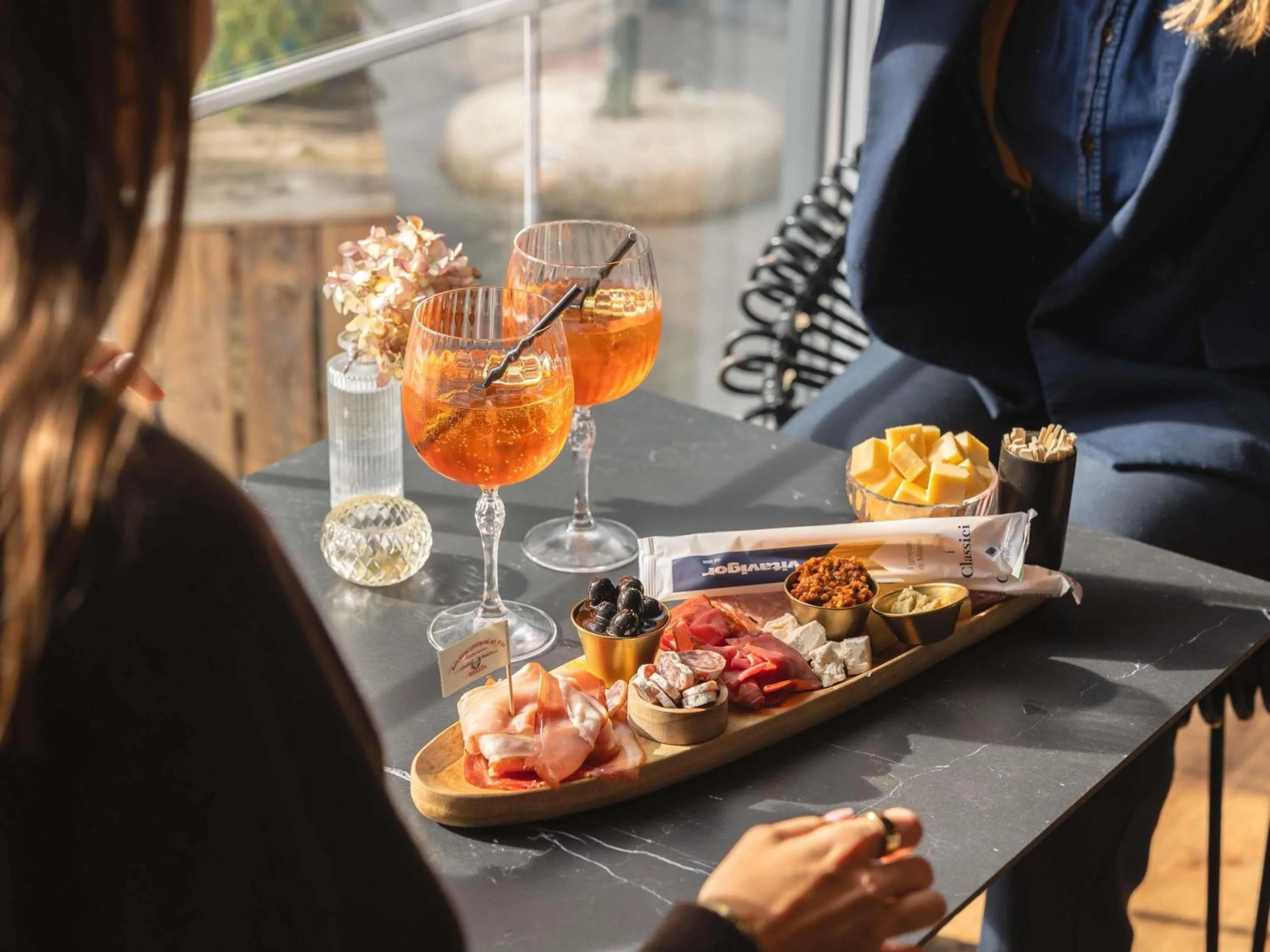 Lounge or bar in Mercure Han-sur-Lesse