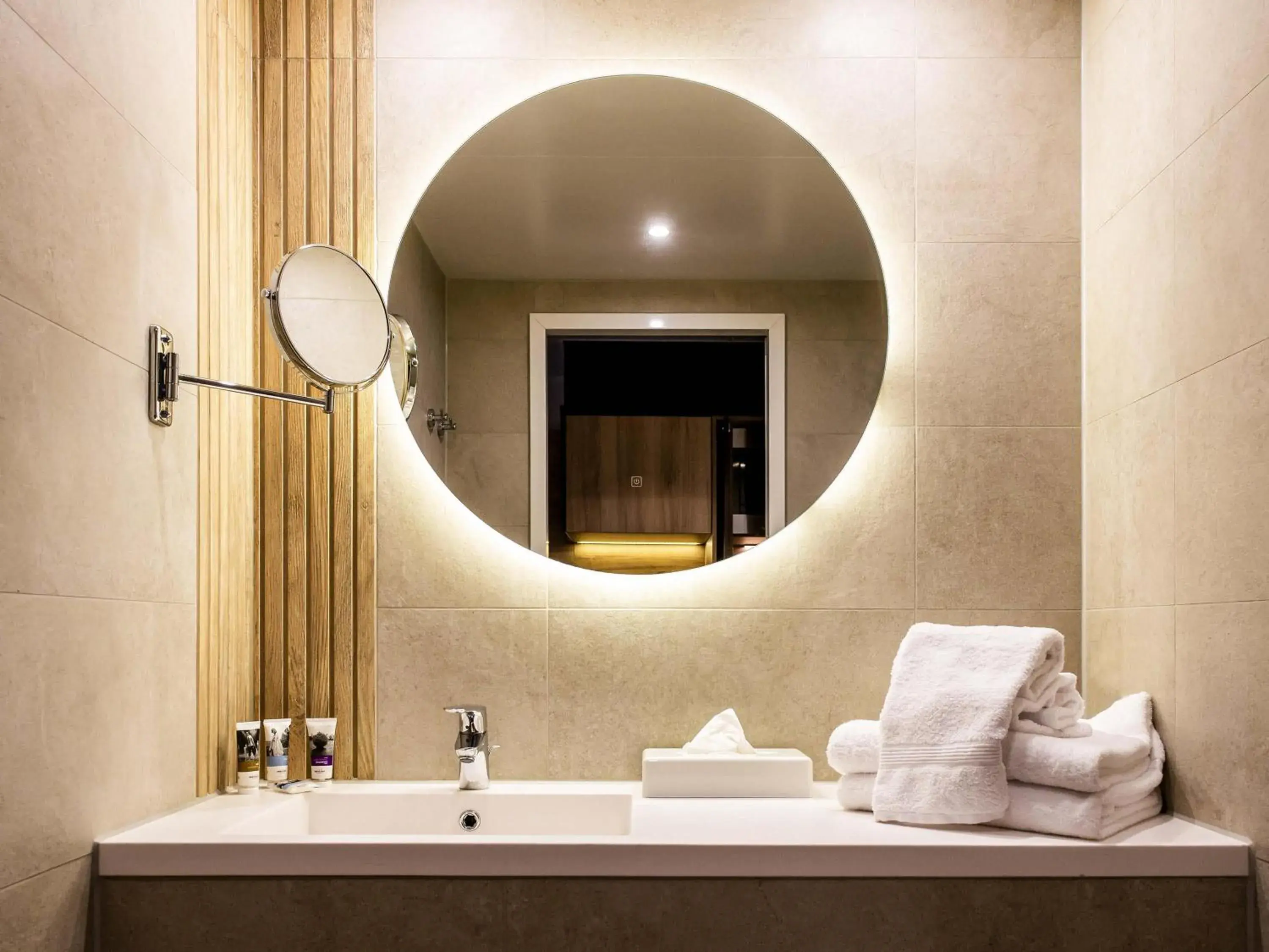 Classic Twin Room in Mercure Han-sur-Lesse Classic Twin Room in Mercure Han-sur-Lesse