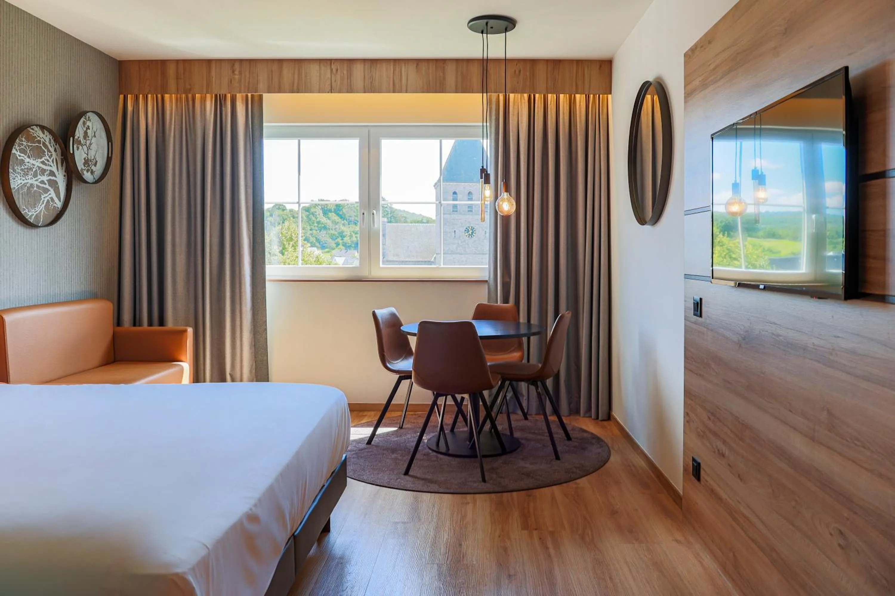 Photo of the whole room, Bed in Mercure Han-sur-Lesse