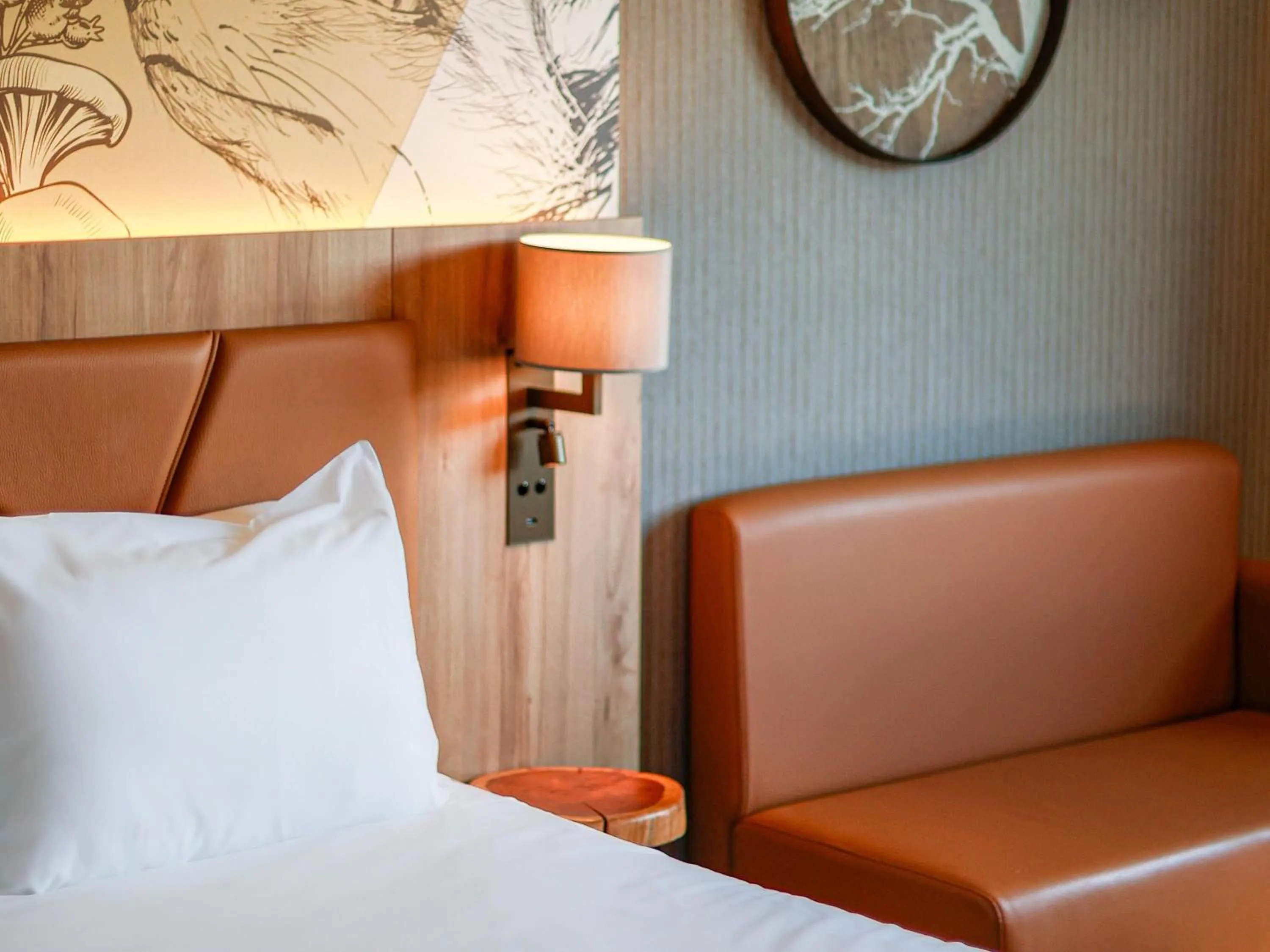 Bedroom, Bed in Mercure Han-sur-Lesse