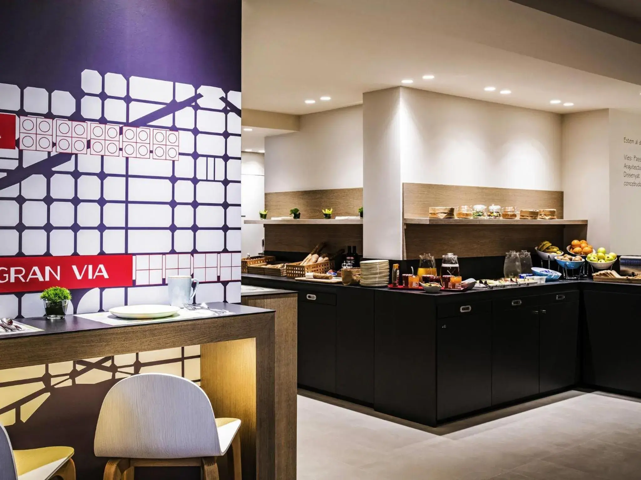 Lounge or bar in ibis Styles Barcelona Centre Lounge or bar in ibis Styles Barcelona Centre