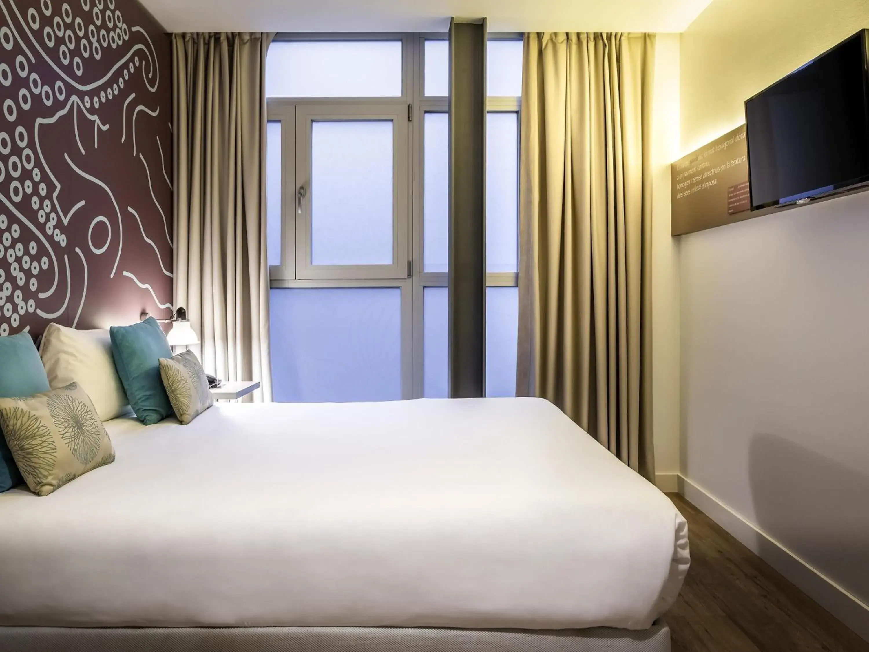 Bedroom, Bed in ibis Styles Barcelona Centre Bedroom, Bed in ibis Styles Barcelona Centre