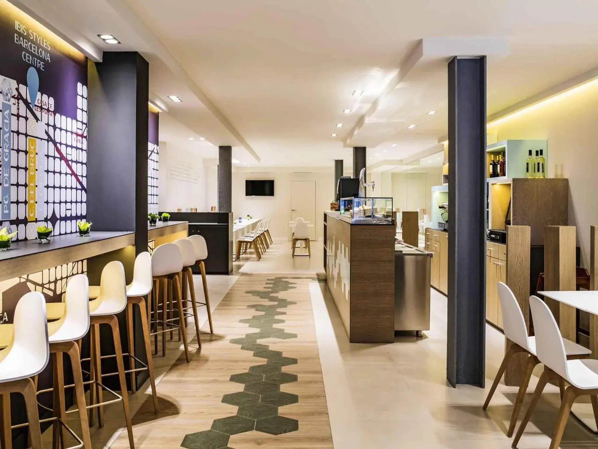 Lounge or bar in ibis Styles Barcelona Centre Lounge or bar in ibis Styles Barcelona Centre