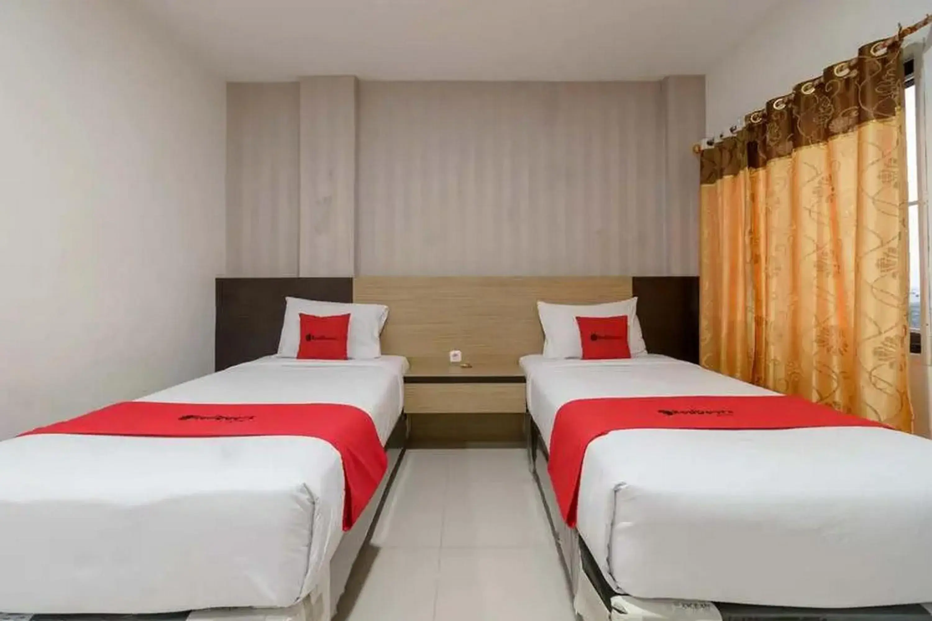 Bedroom, Bed in RedDoorz Plus @ Cemara Asri Medan Bedroom, Bed in RedDoorz Plus @ Cemara Asri Medan