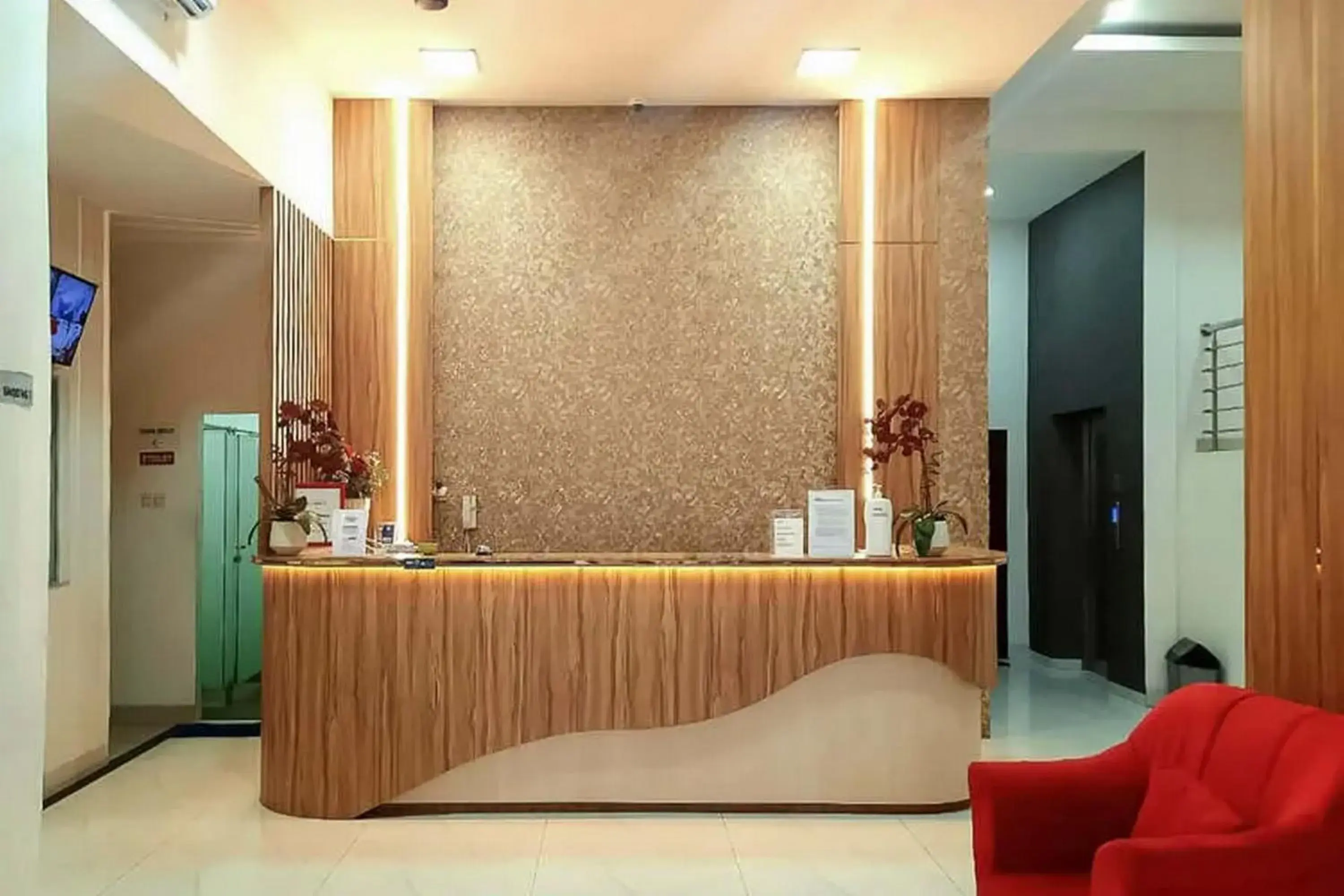 Lobby or reception in RedDoorz Plus @ Cemara Asri Medan Lobby or reception in RedDoorz Plus @ Cemara Asri Medan