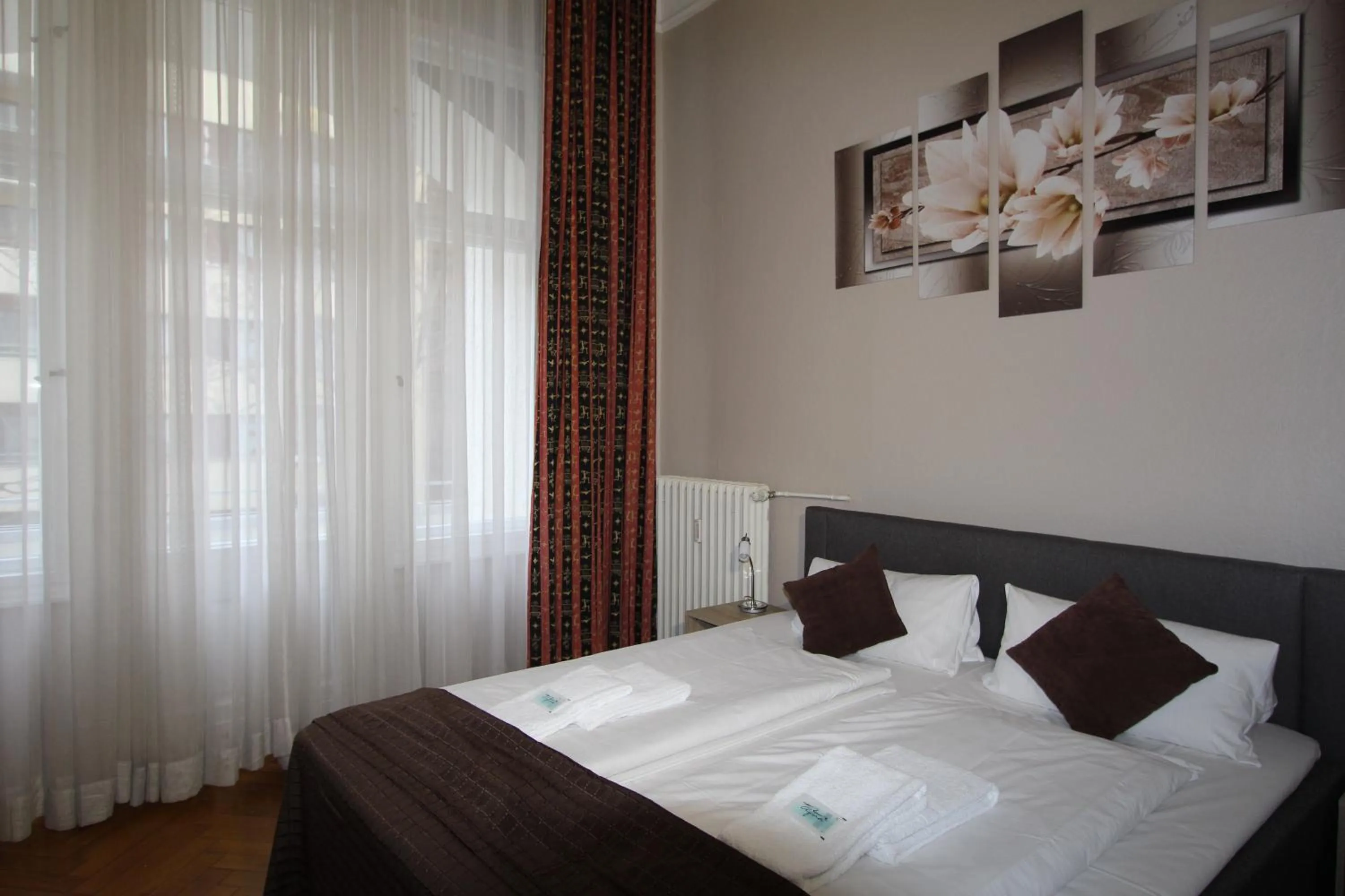 Decorative detail, Bed in Hotel Elegia am Kurfürstendamm